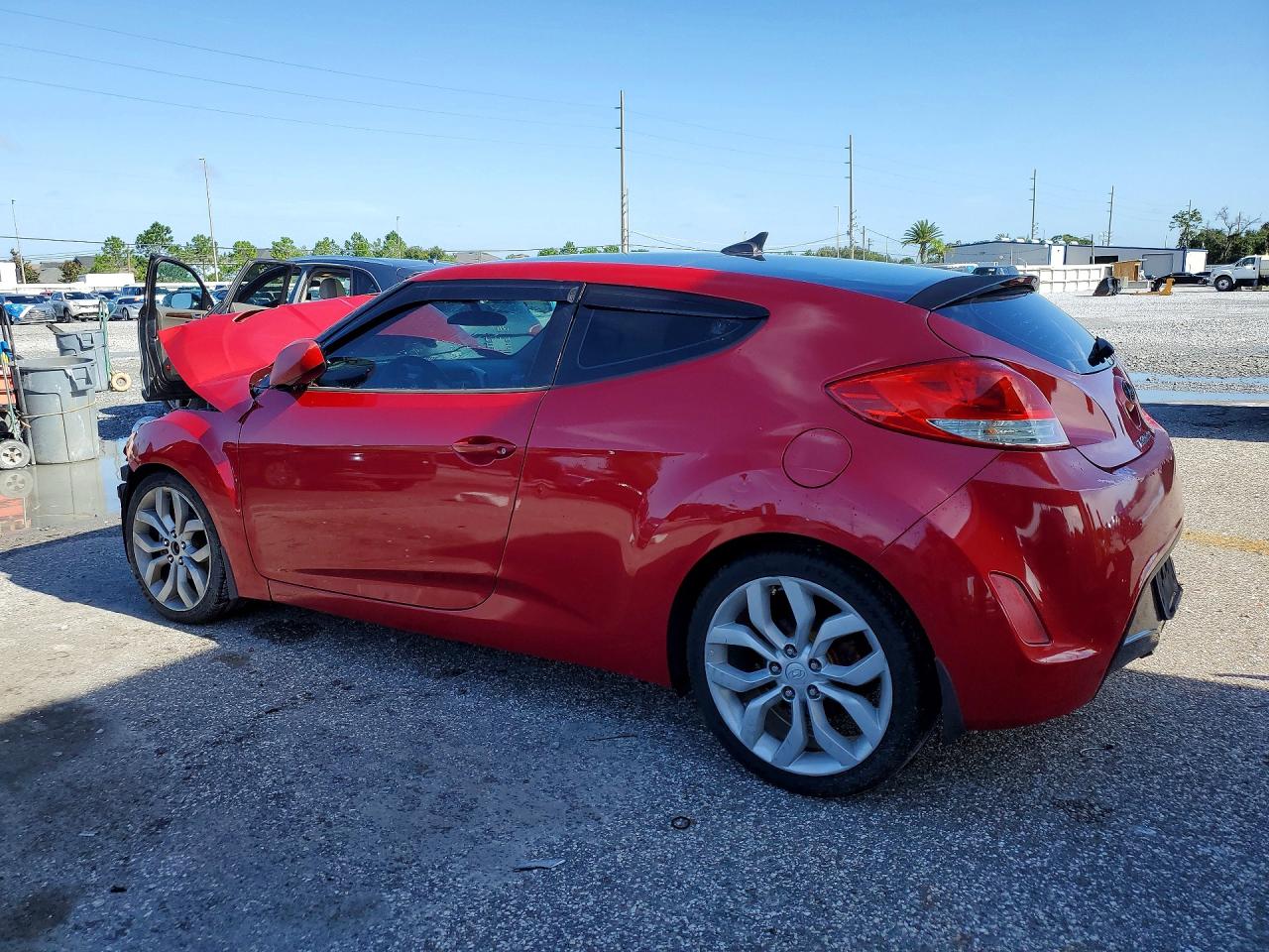 2013 Hyundai Veloster Base Red vin: KMHTC6AD6DU127001