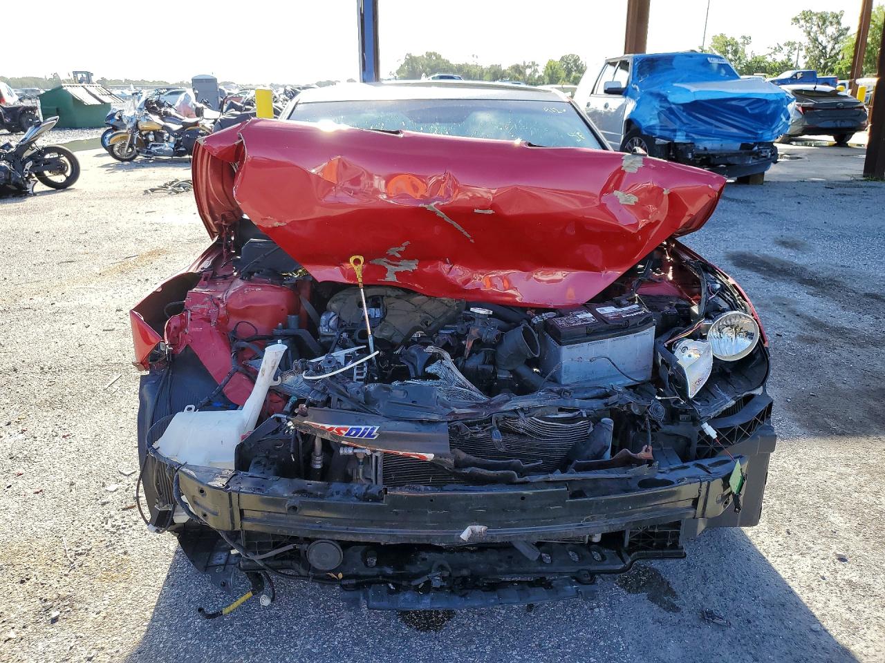 2013 Hyundai Veloster Base Red vin: KMHTC6AD6DU127001
