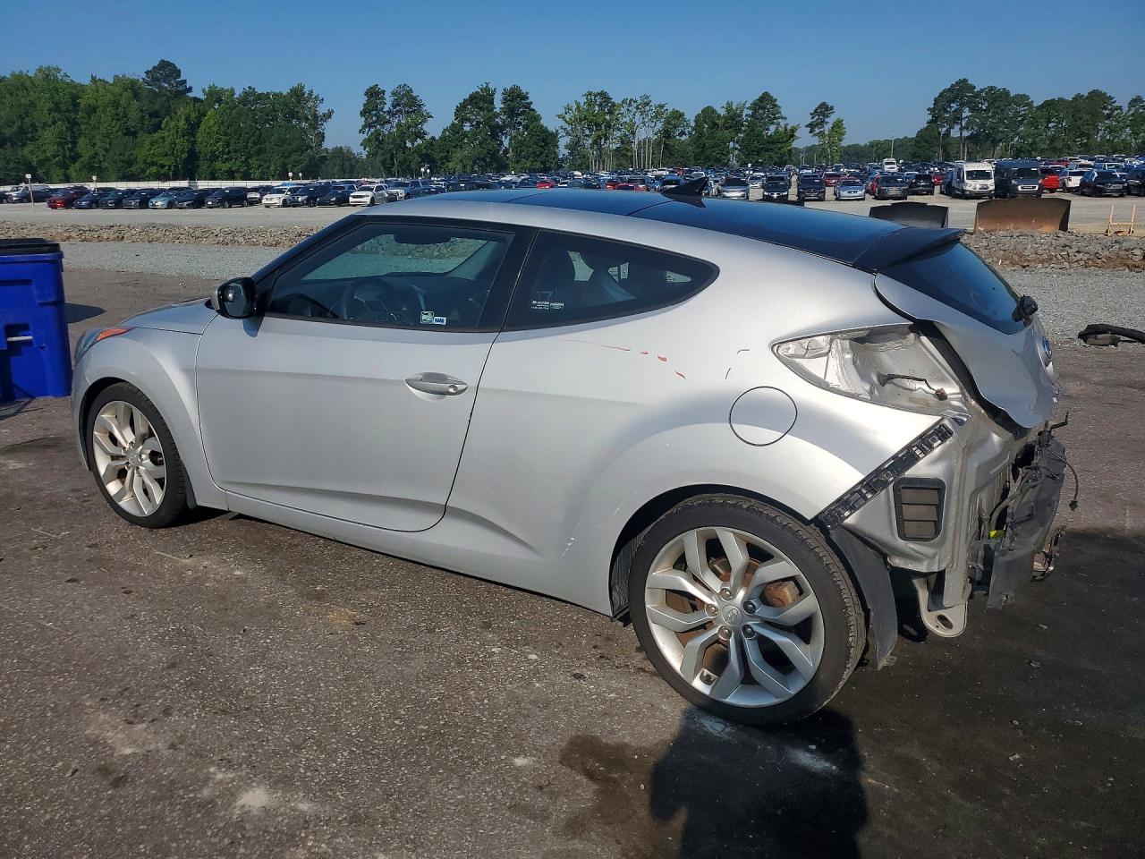2013 Hyundai Veloster Base Silver vin: KMHTC6AD6DU132151