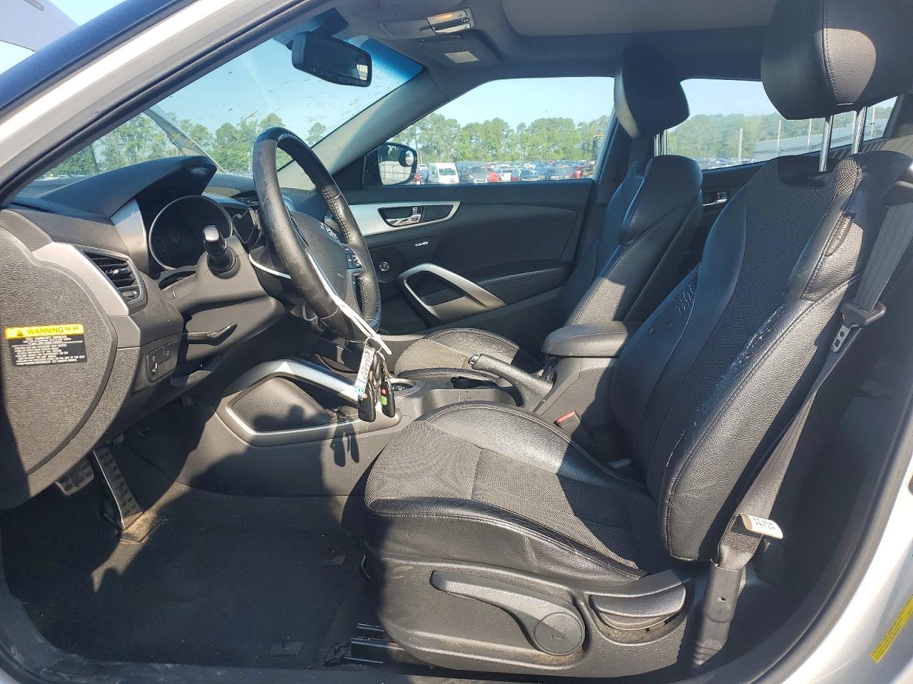 2013 Hyundai Veloster Base Silver vin: KMHTC6AD6DU132151