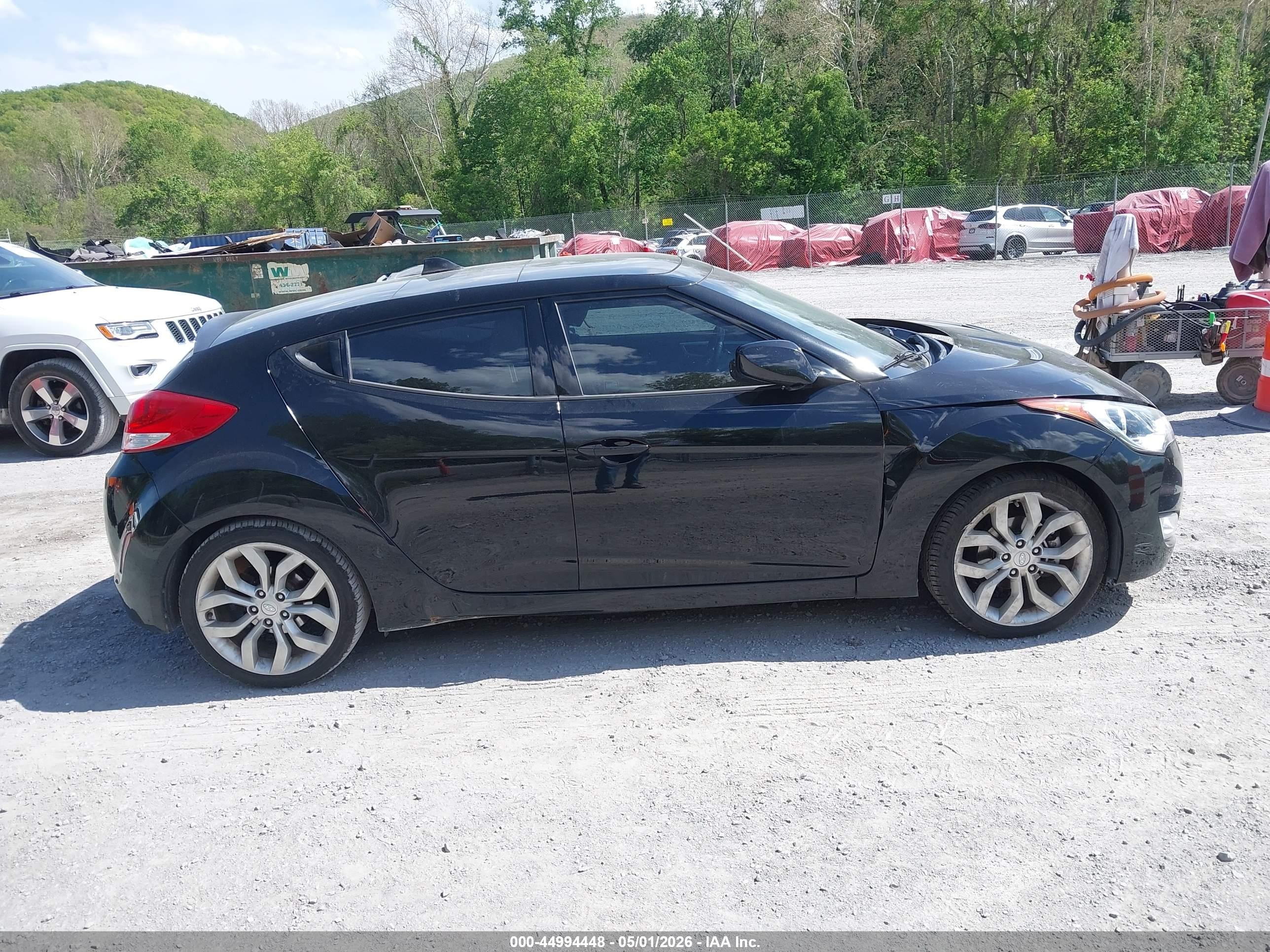 2013 Hyundai Veloster Base W/gray Black vin: KMHTC6AD6DU139326