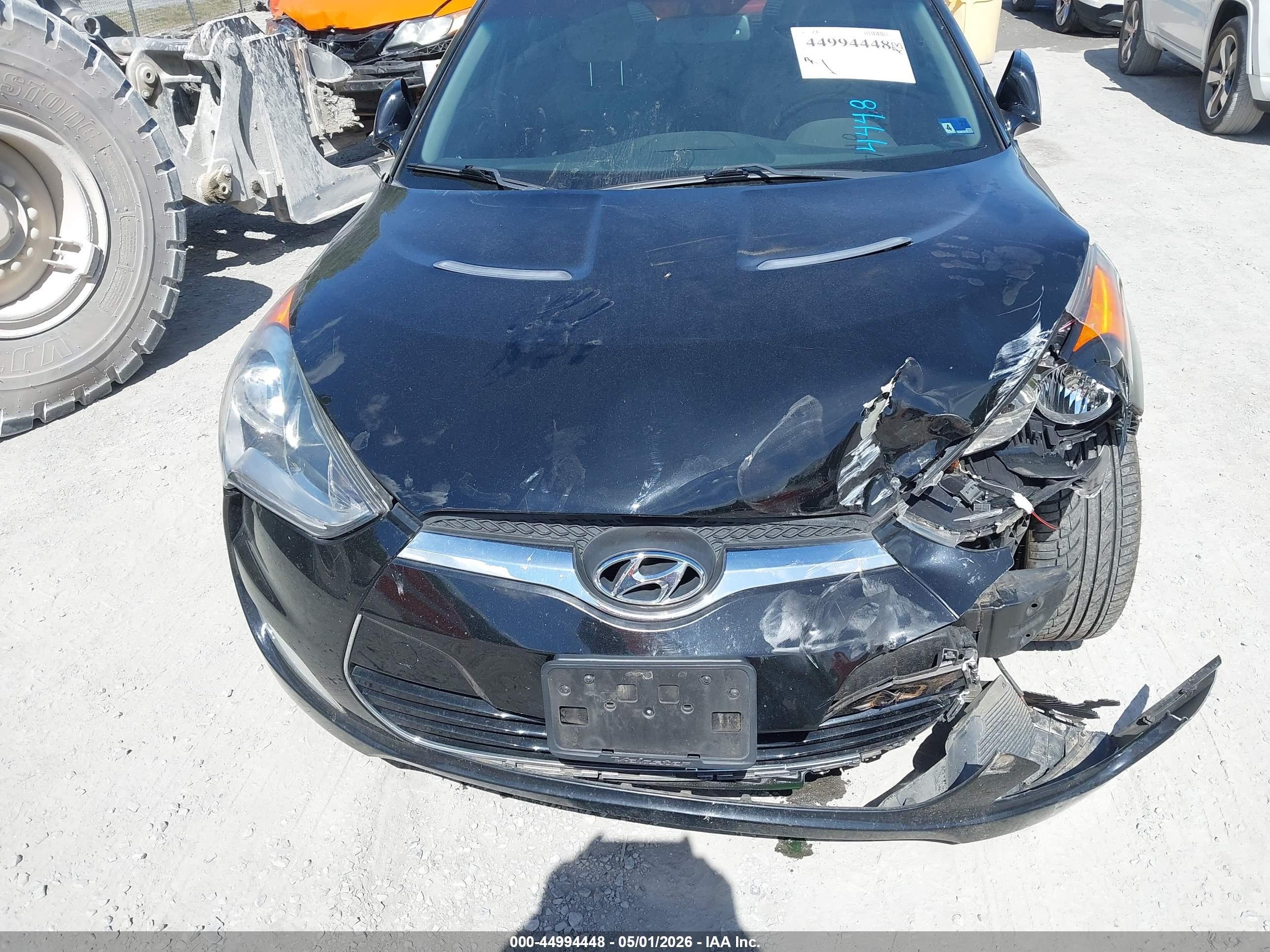 2013 Hyundai Veloster Base W/gray Black vin: KMHTC6AD6DU139326