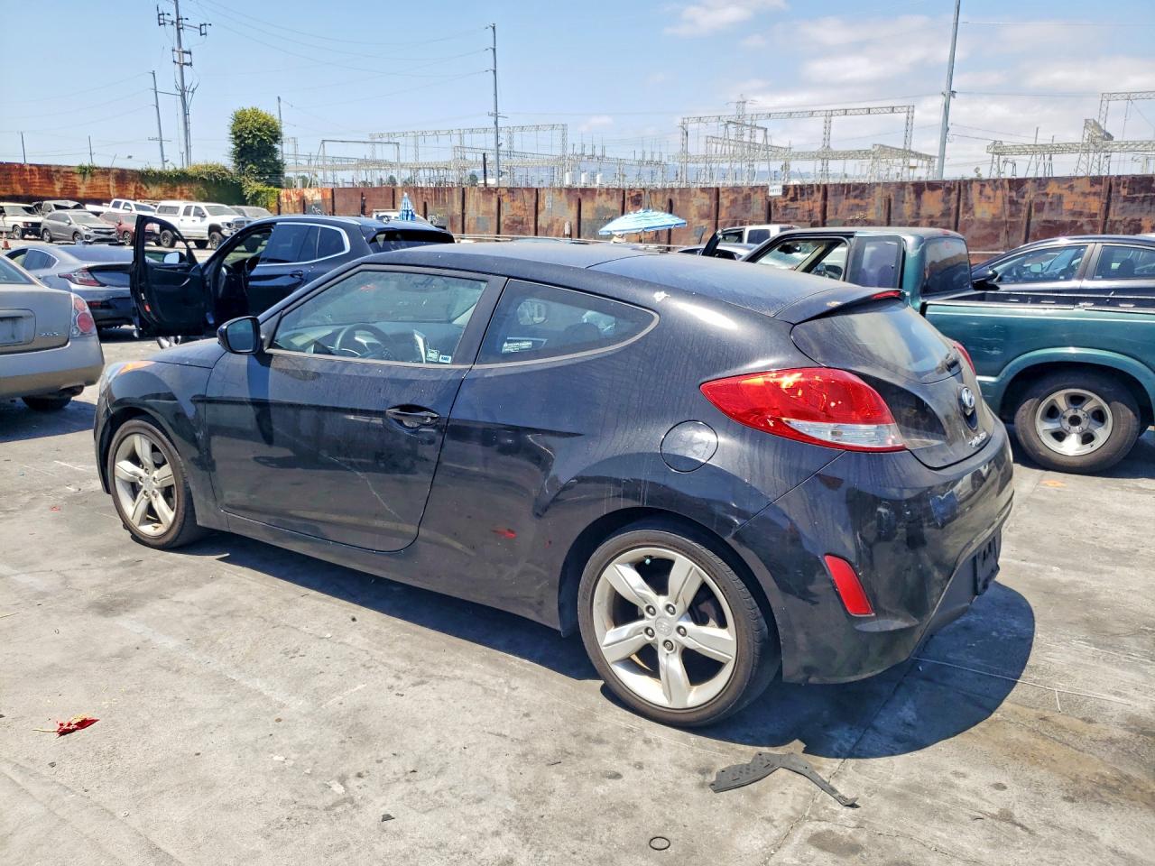 2013 Hyundai Veloster Base Black vin: KMHTC6AD6DU140461