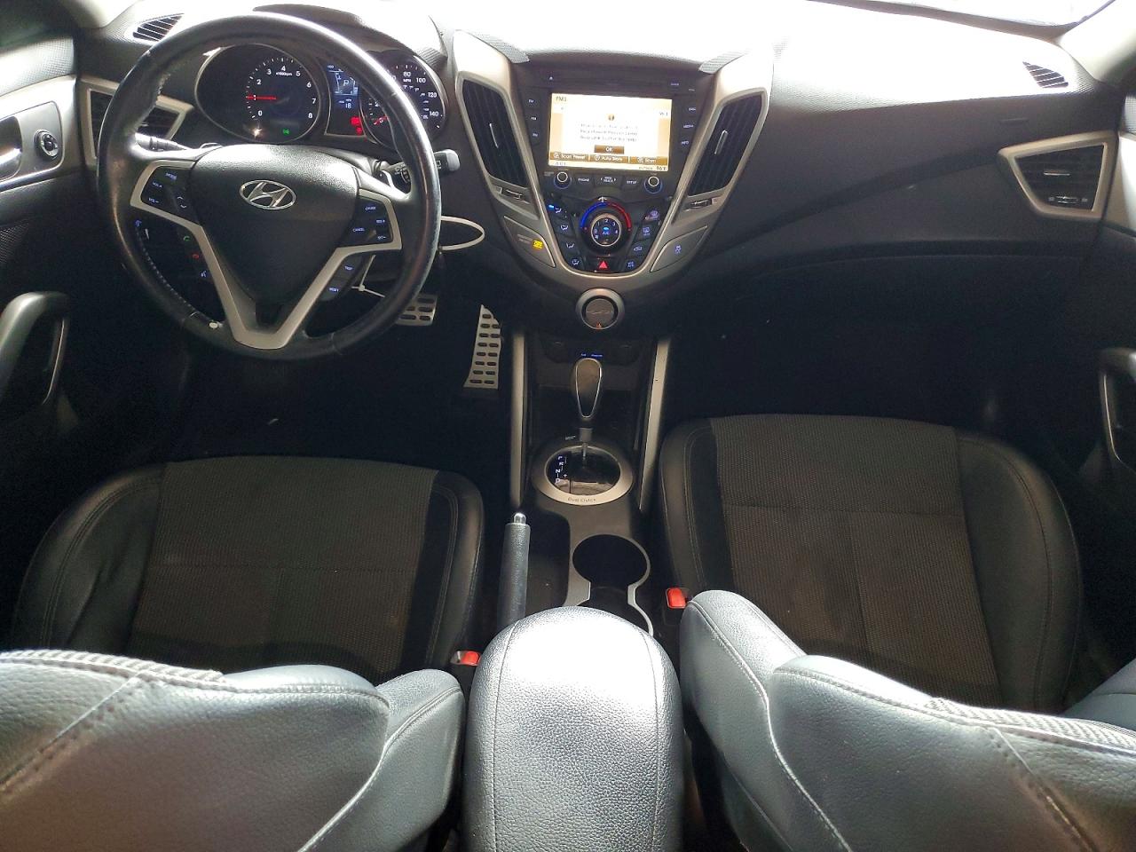 2013 Hyundai Veloster Base Orange vin: KMHTC6AD6DU157406