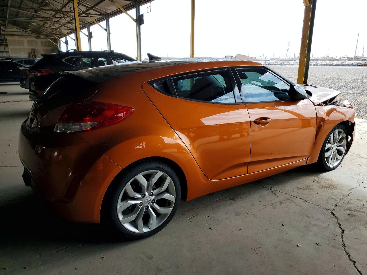 2013 Hyundai Veloster Base Orange vin: KMHTC6AD6DU157406