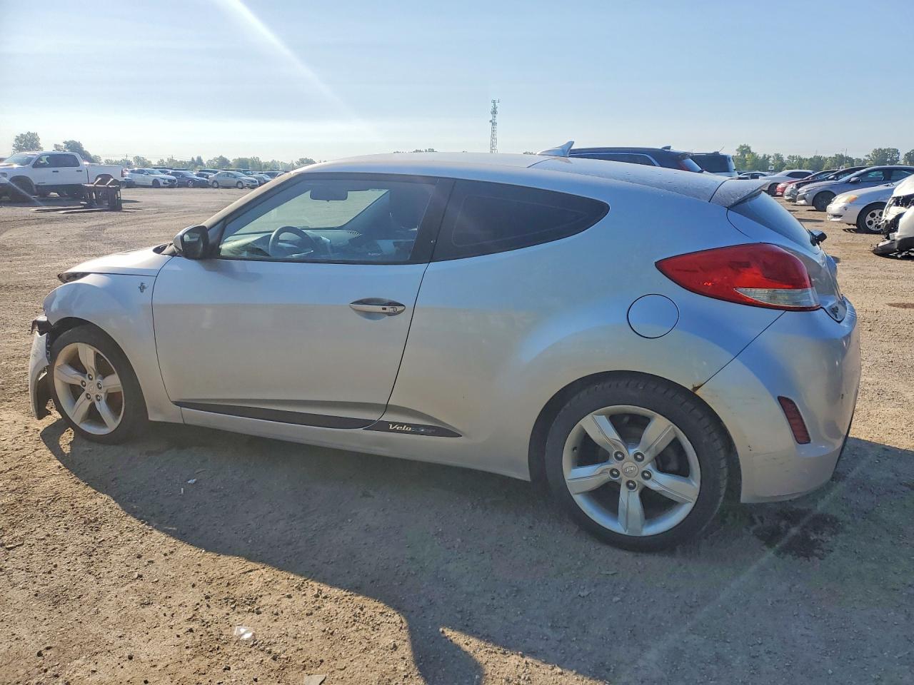 2013 Hyundai Veloster Base Silver vin: KMHTC6AD6DU166123