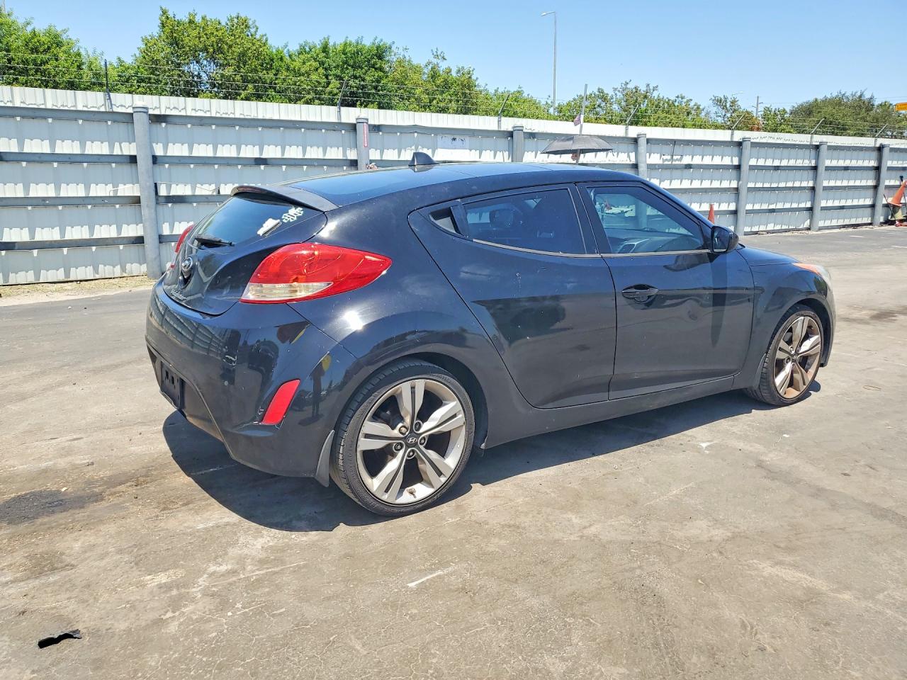 2014 Hyundai Veloster Base Black vin: KMHTC6AD6EU185286
