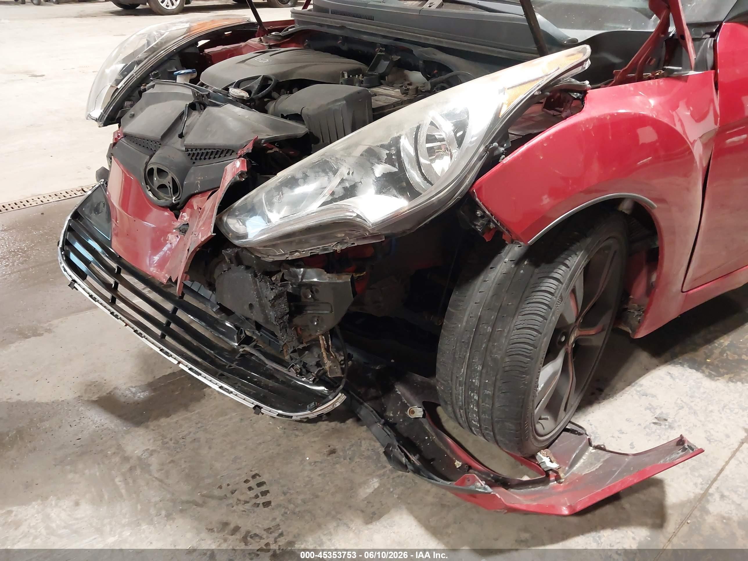 2014 Hyundai Veloster Base W/red Red vin: KMHTC6AD6EU190553