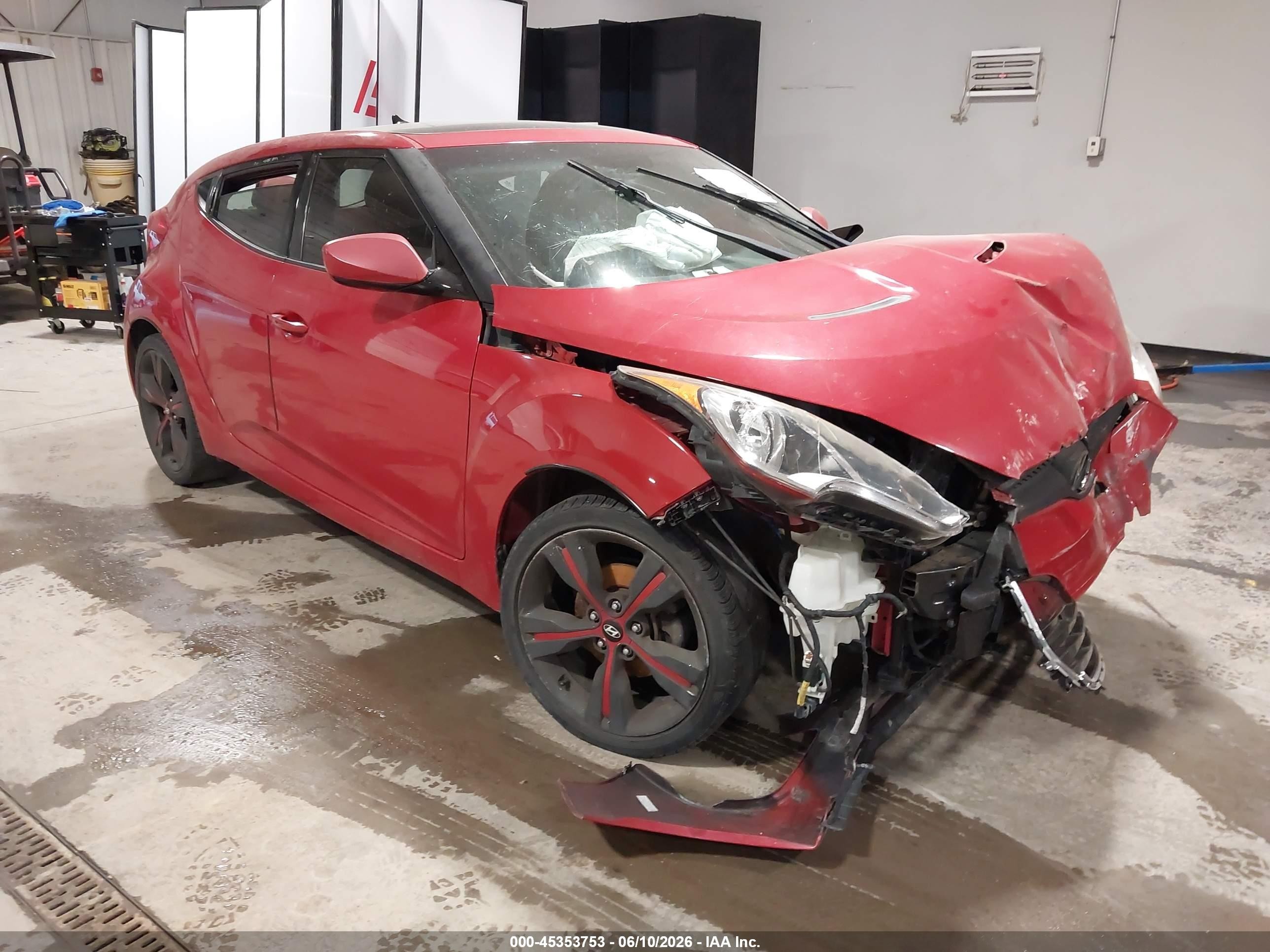 2014 Hyundai Veloster Base W/red Красный vin: KMHTC6AD6EU190553