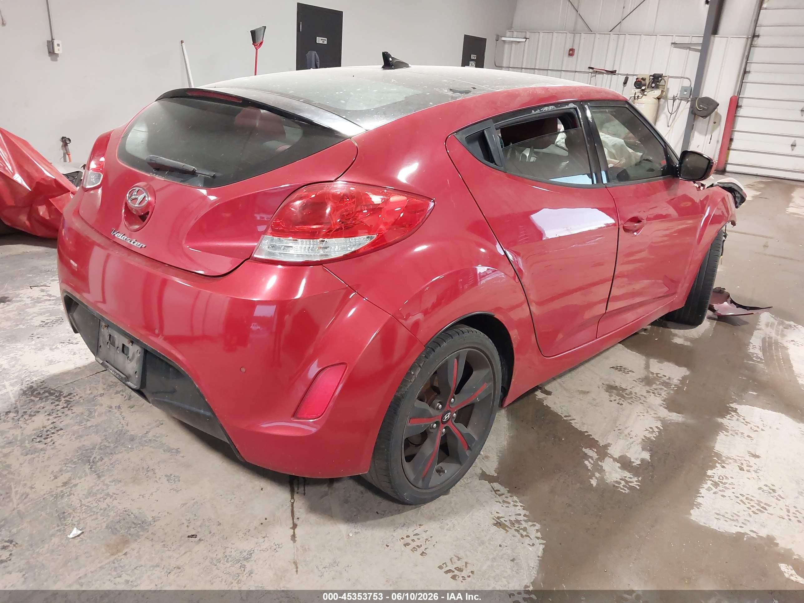 2014 Hyundai Veloster Base W/red Red vin: KMHTC6AD6EU190553