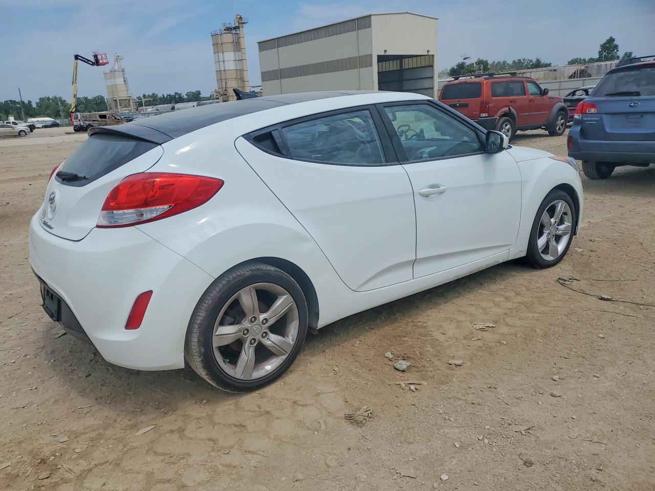2014 Hyundai Veloster Base Белый vin: KMHTC6AD6EU191914