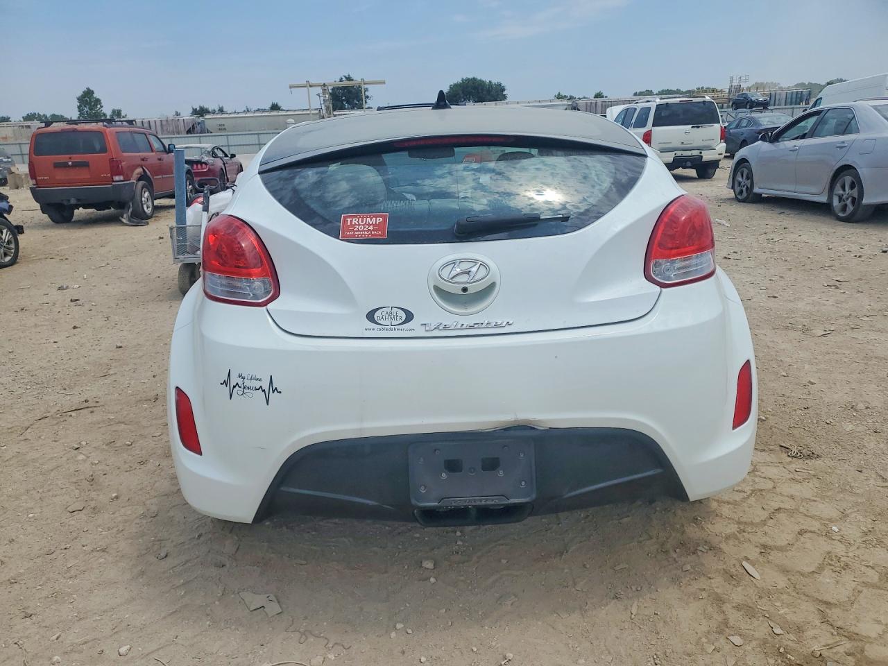 2014 Hyundai Veloster Base Белый vin: KMHTC6AD6EU191914