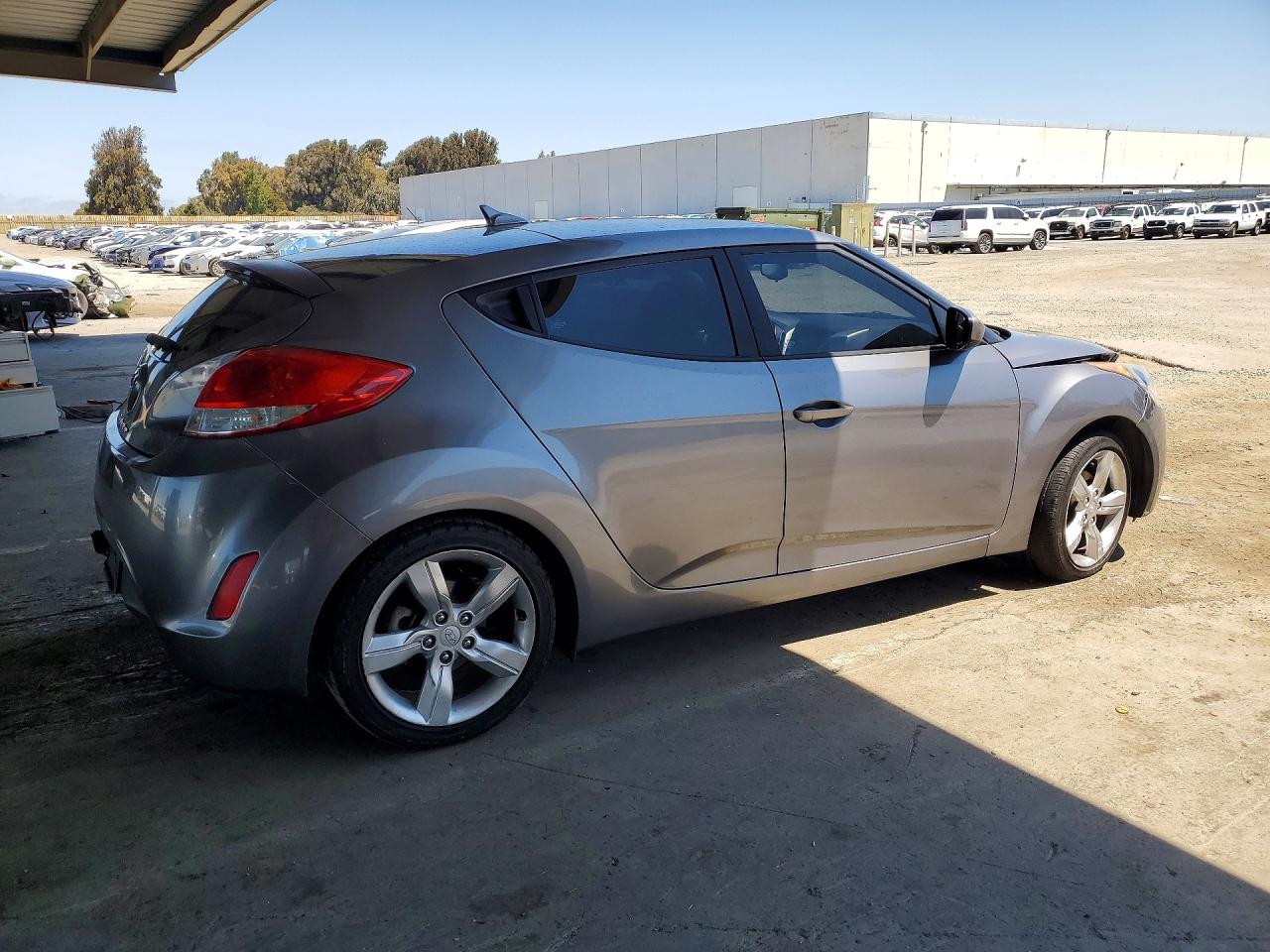 2014 Hyundai Veloster Base Gray vin: KMHTC6AD6EU193565
