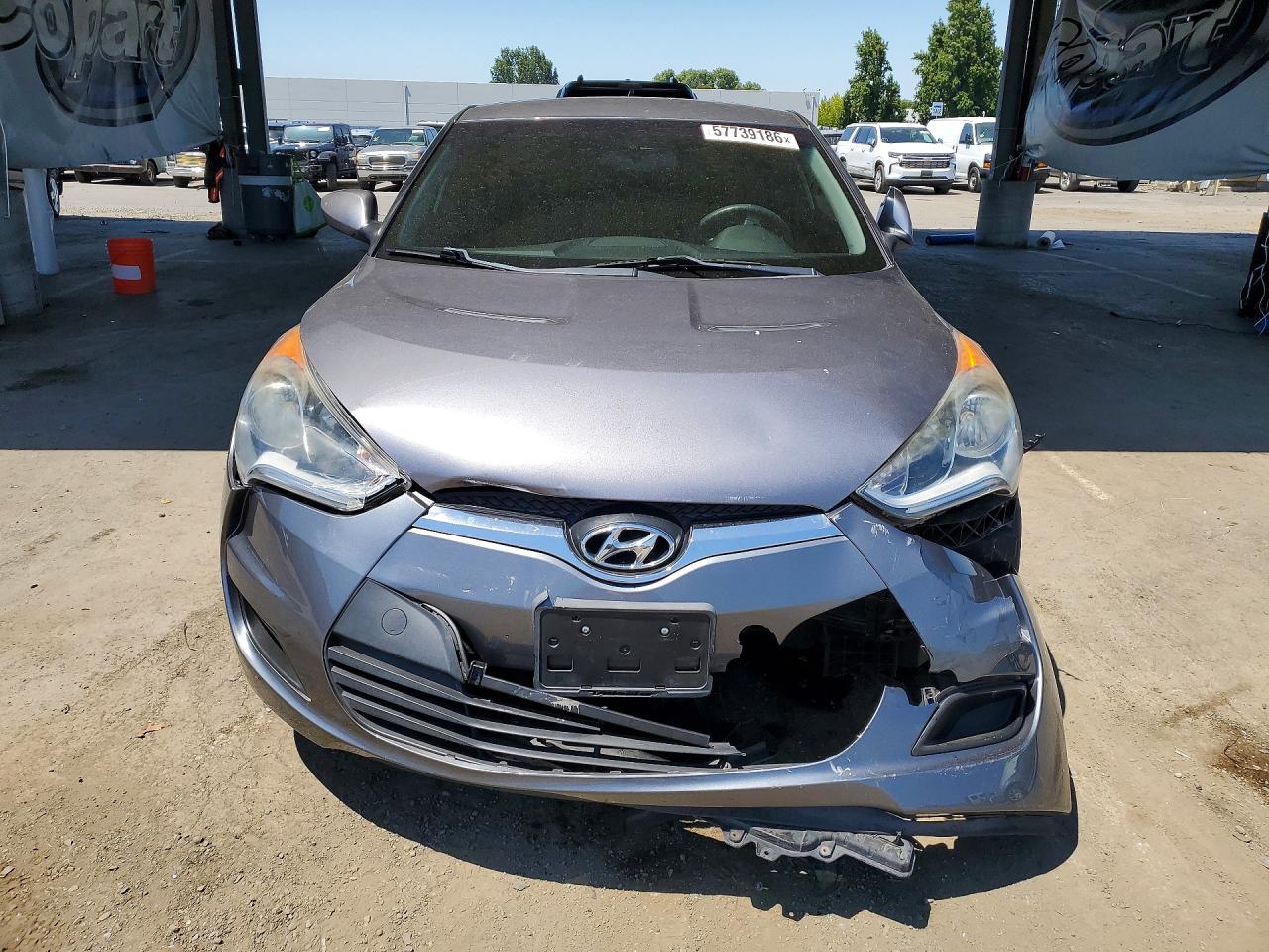 2014 Hyundai Veloster Base Gray vin: KMHTC6AD6EU193565