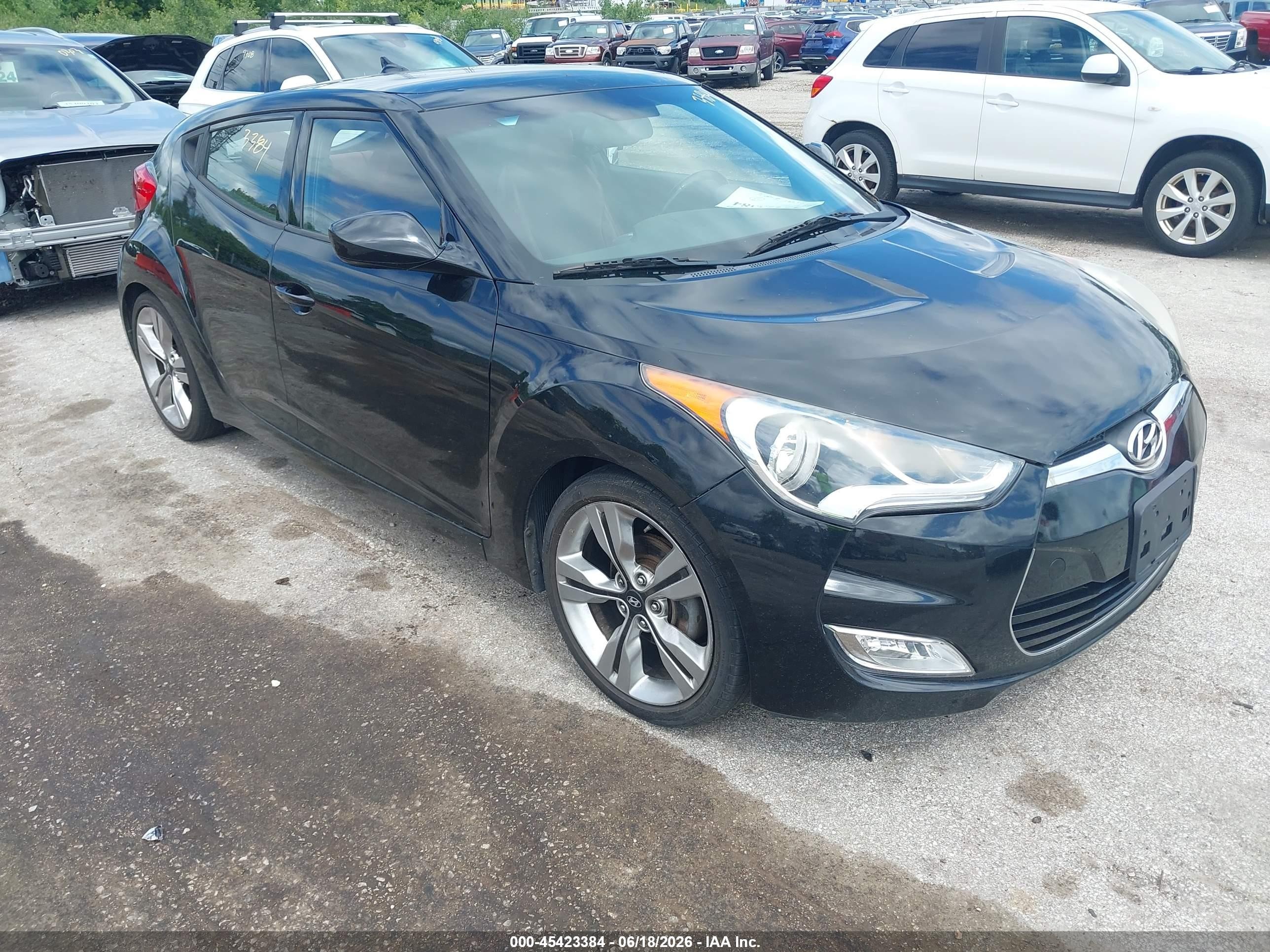 2014 Hyundai Veloster Base W/red Black vin: KMHTC6AD6EU199074