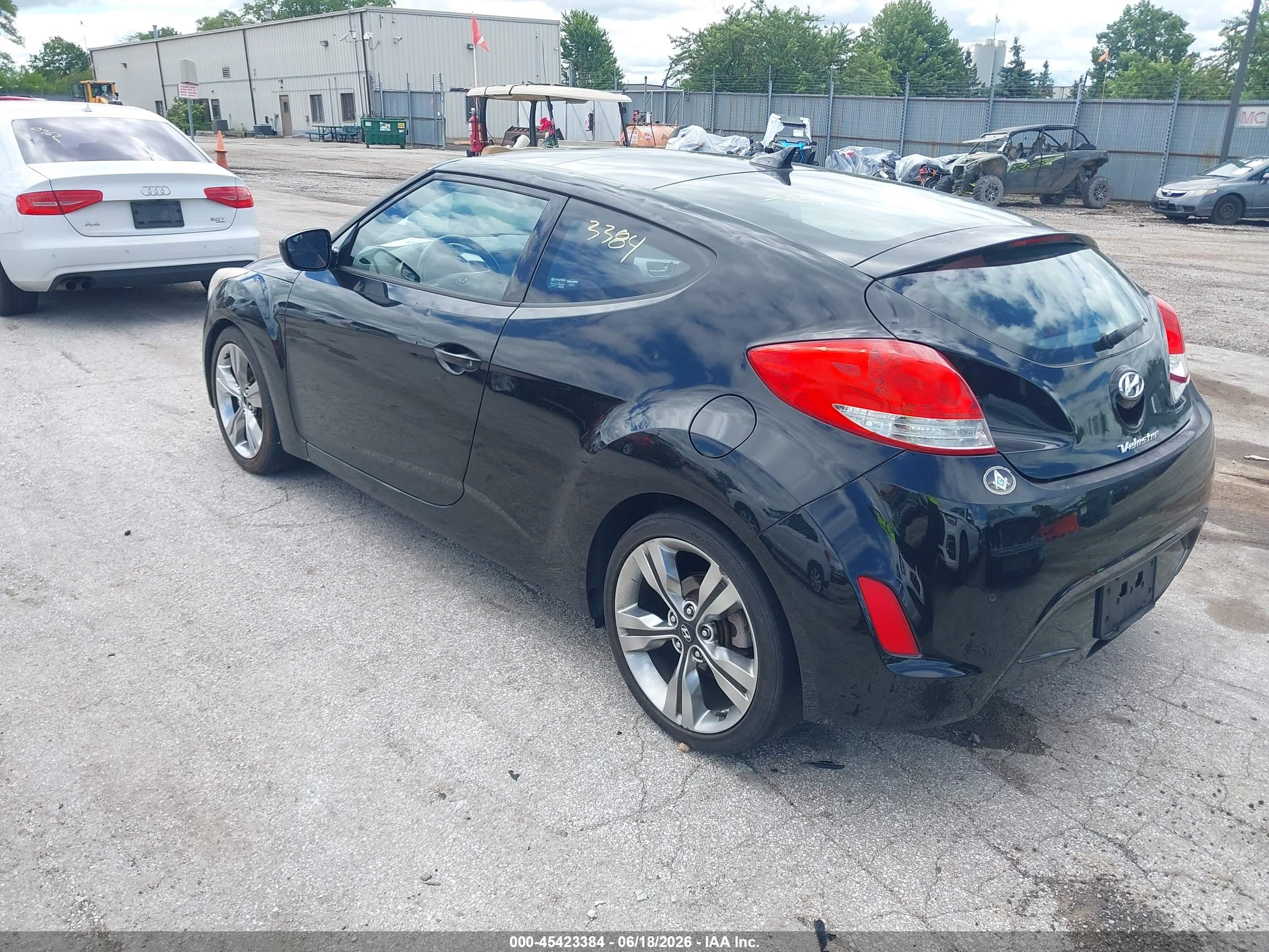 2014 Hyundai Veloster Base W/red Black vin: KMHTC6AD6EU199074