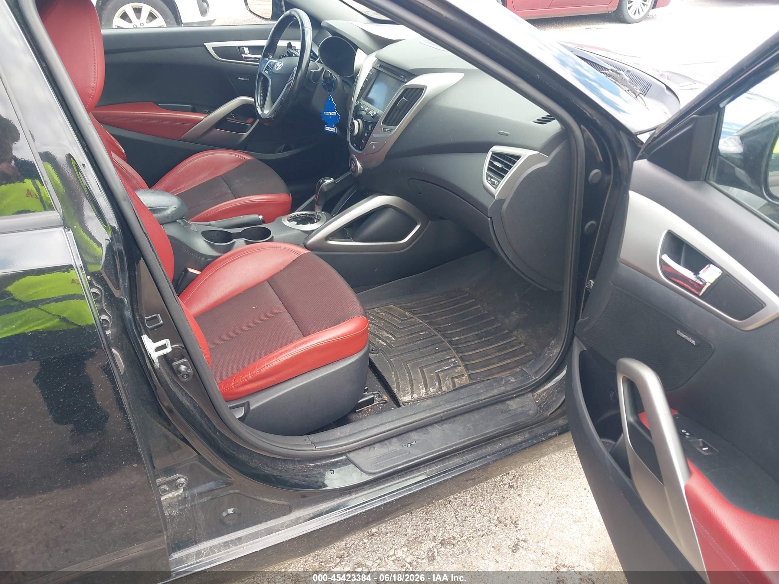 2014 Hyundai Veloster Base W/red Black vin: KMHTC6AD6EU199074