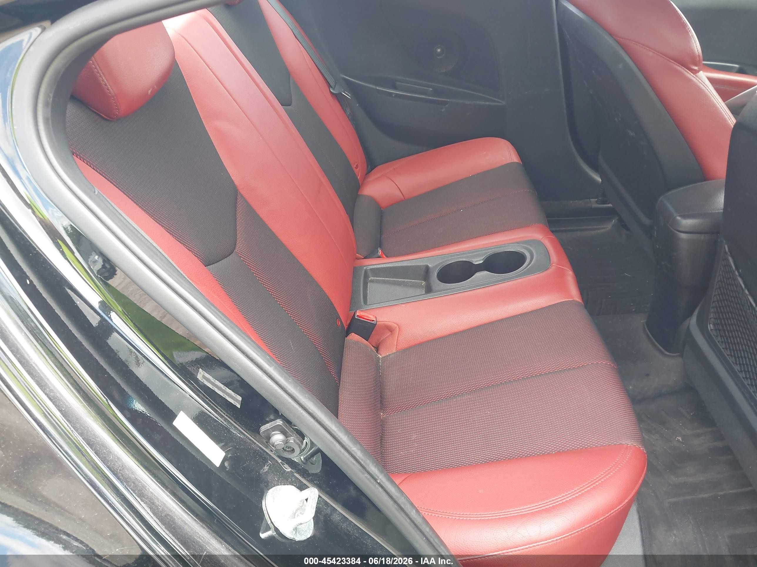 2014 Hyundai Veloster Base W/red Black vin: KMHTC6AD6EU199074