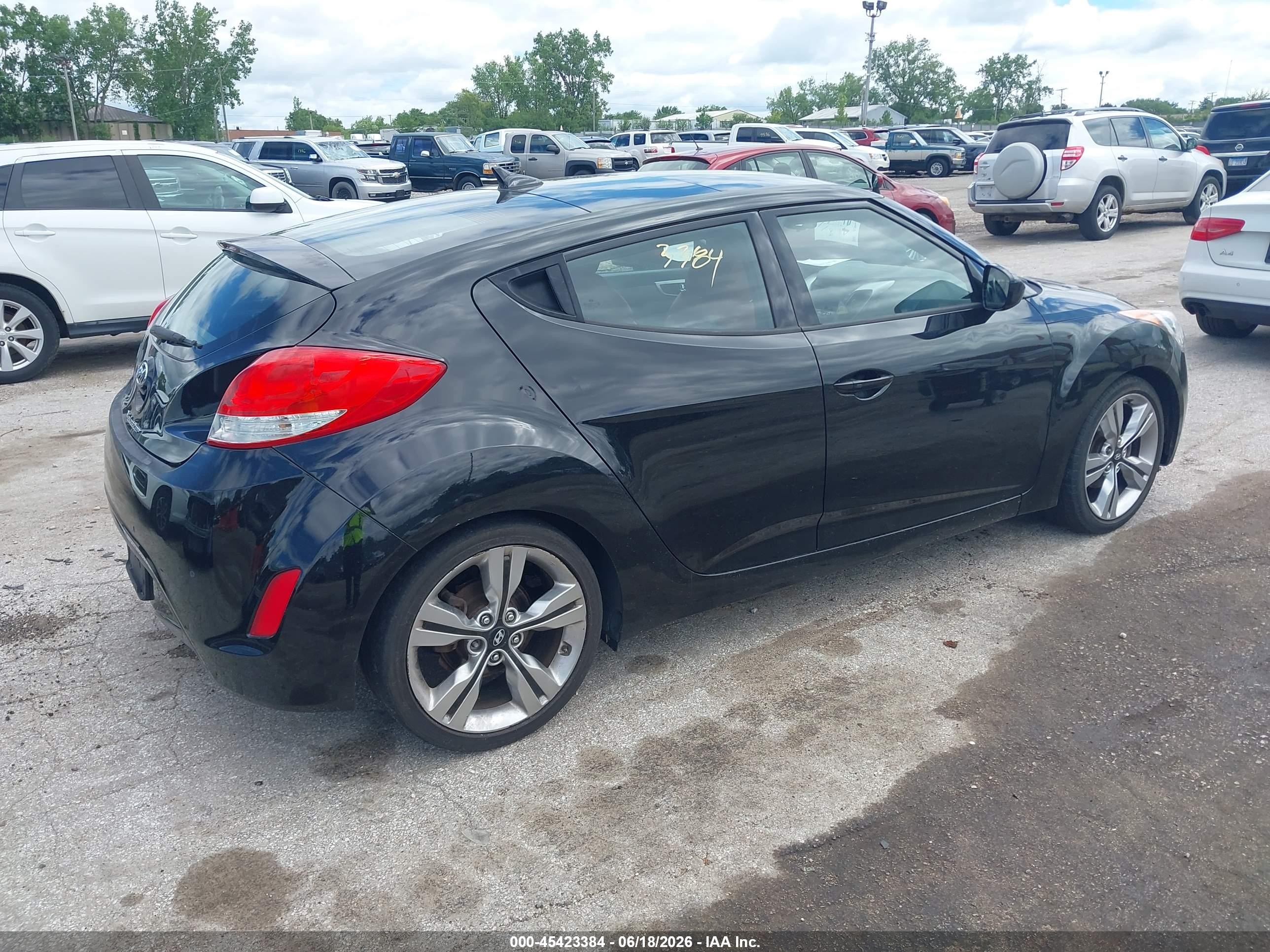 2014 Hyundai Veloster Base W/red Black vin: KMHTC6AD6EU199074