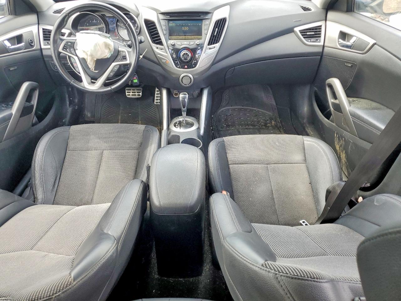 2014 Hyundai Veloster Base Silver vin: KMHTC6AD6EU216598