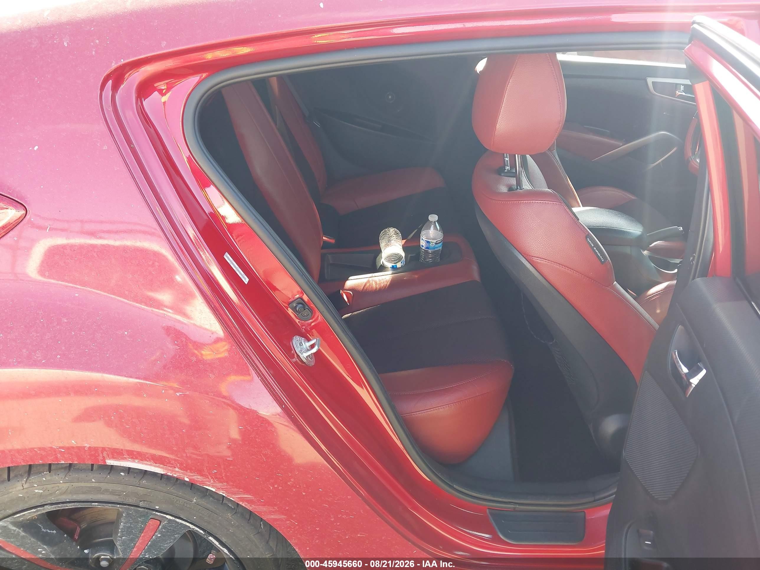 2015 Hyundai Veloster Flex Red vin: KMHTC6AD6FU228655