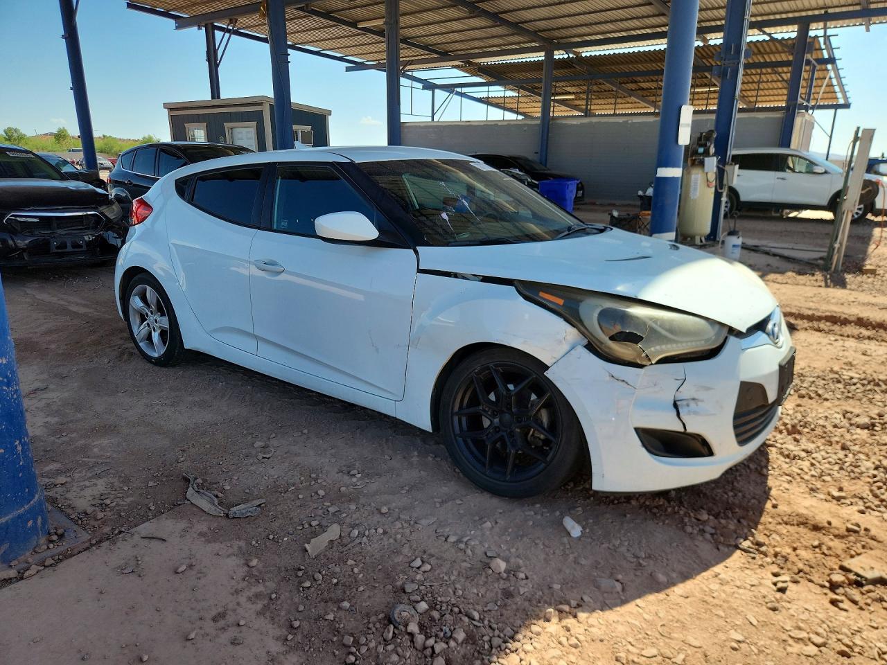 2015 Hyundai Veloster Base Белый vin: KMHTC6AD6FU230874