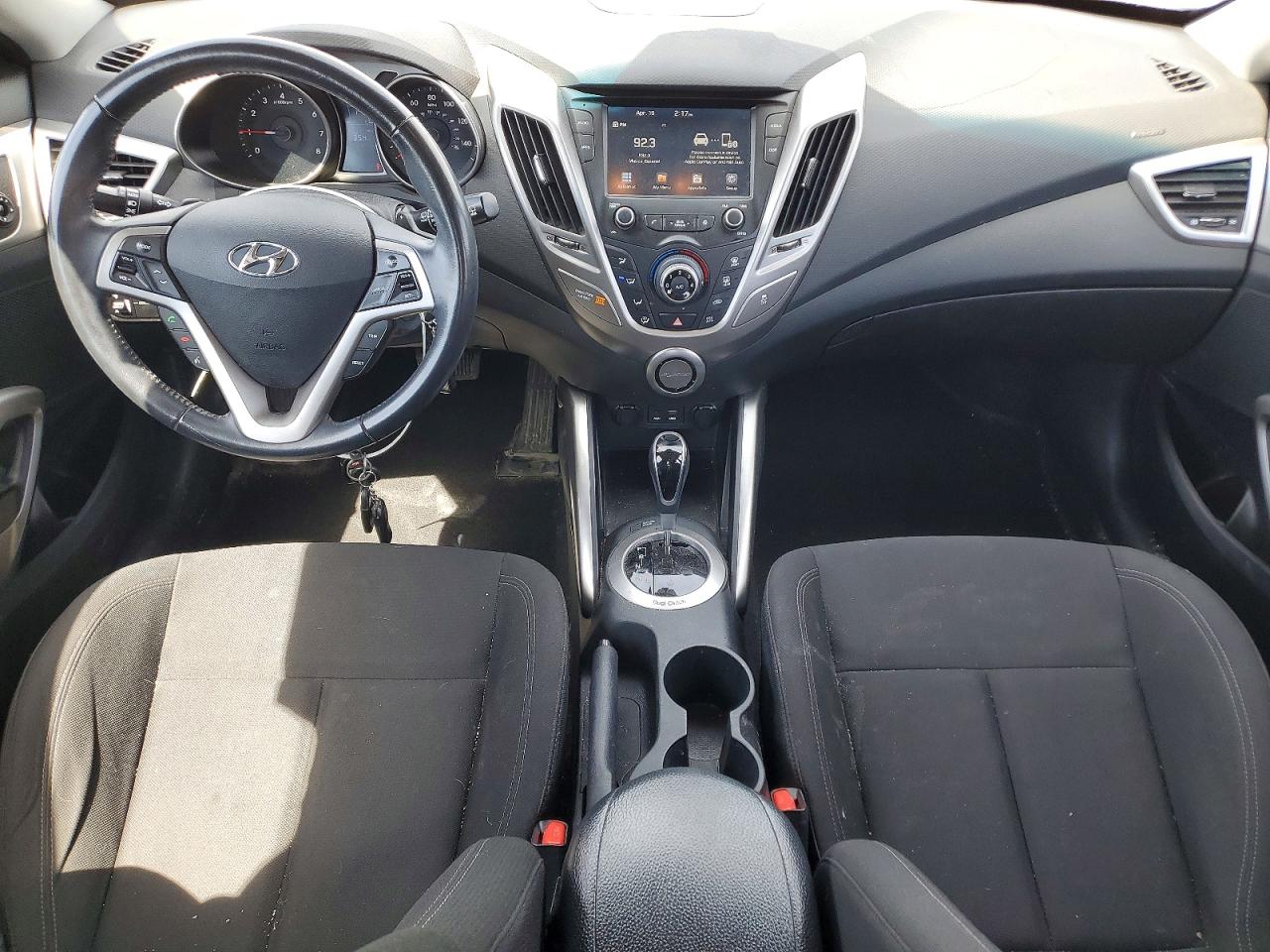 2017 Hyundai Veloster Base Blue vin: KMHTC6AD6HU322392