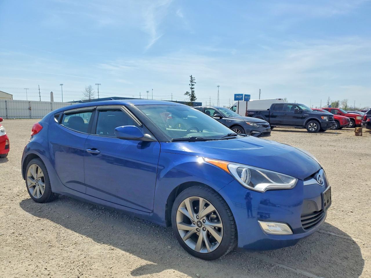2017 Hyundai Veloster Base Blue vin: KMHTC6AD6HU322392