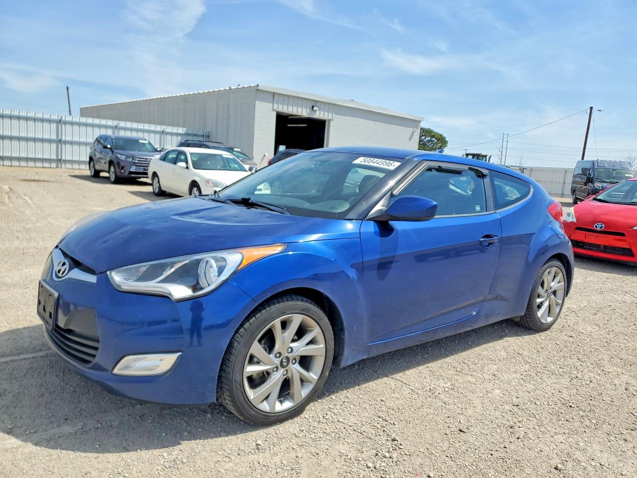 2017 Hyundai Veloster Base Blue vin: KMHTC6AD6HU322392