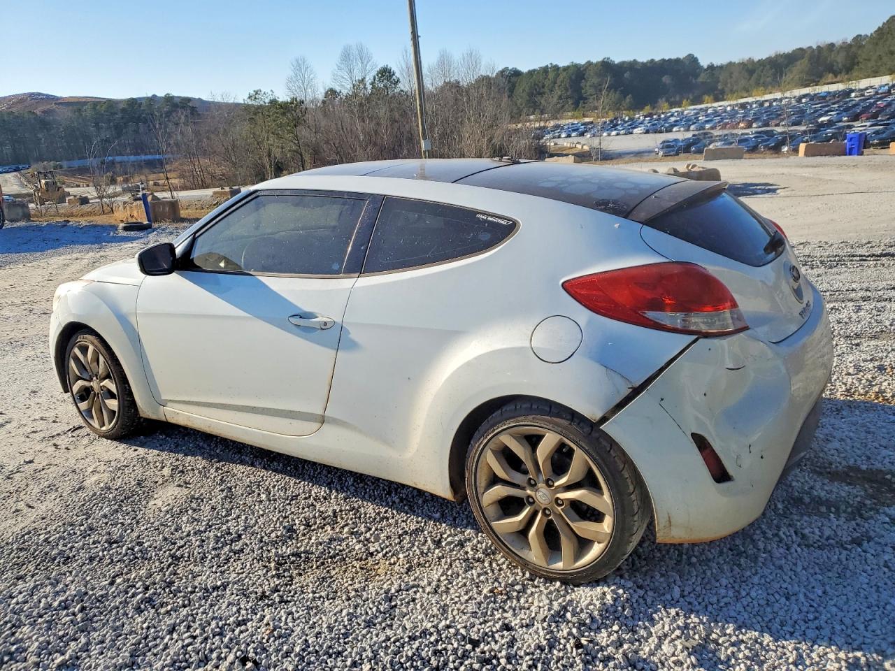 2012 Hyundai Veloster Base White vin: KMHTC6AD7CU023549