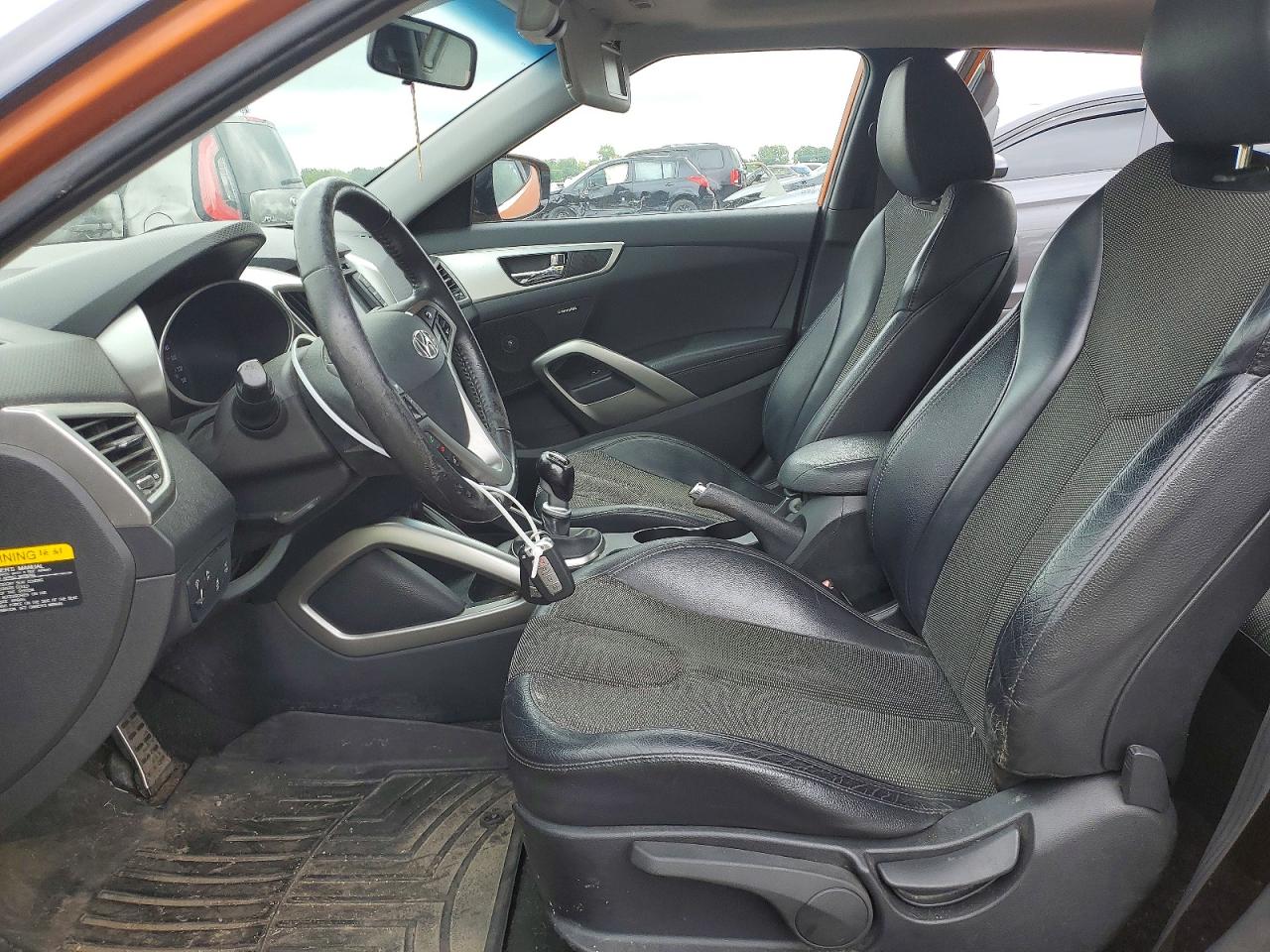 2012 Hyundai Veloster Base Оранжевый vin: KMHTC6AD7CU023812