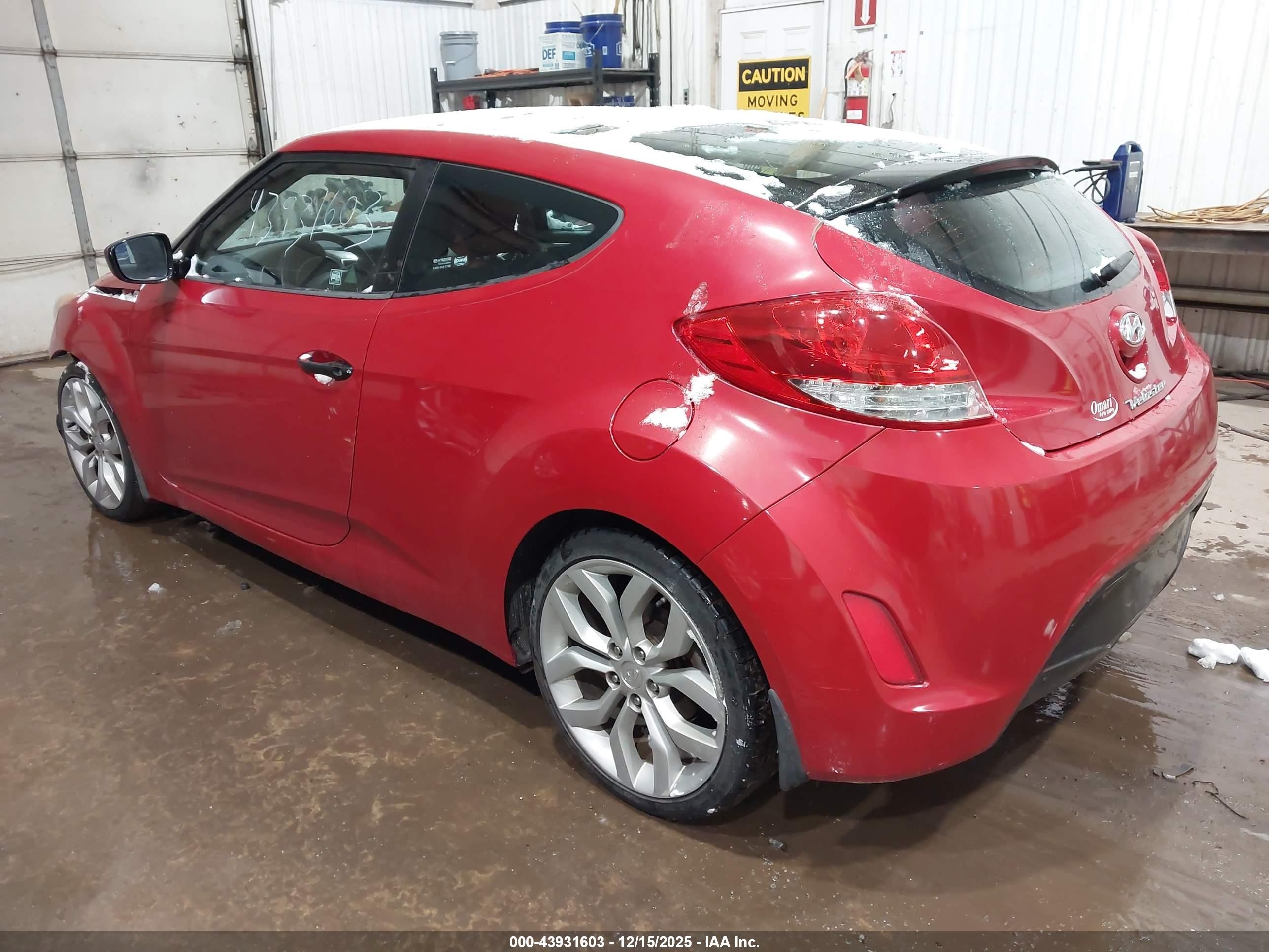 2012 Hyundai Veloster Base W/red/black Red vin: KMHTC6AD7CU035717