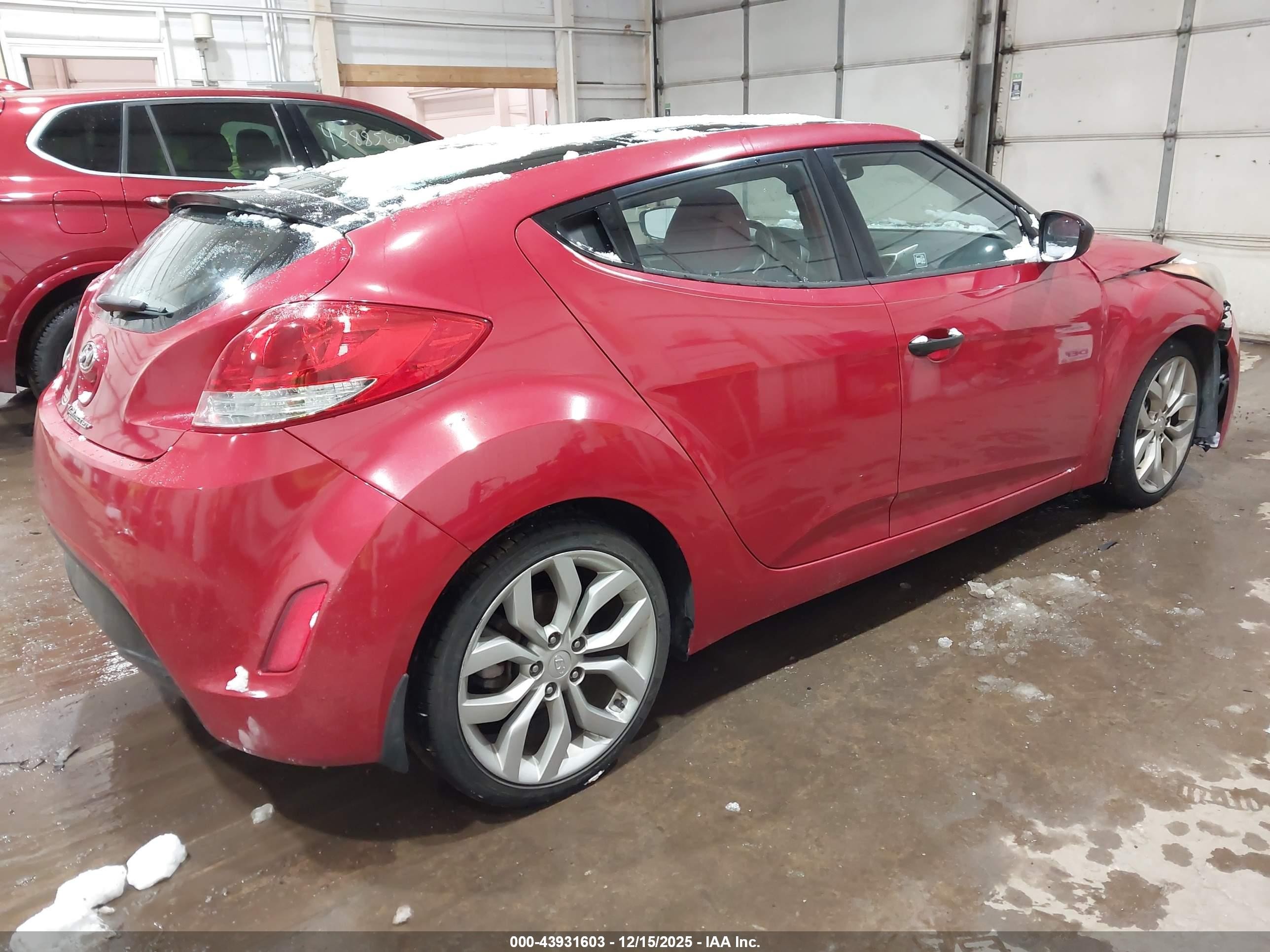 2012 Hyundai Veloster Base W/red/black Red vin: KMHTC6AD7CU035717