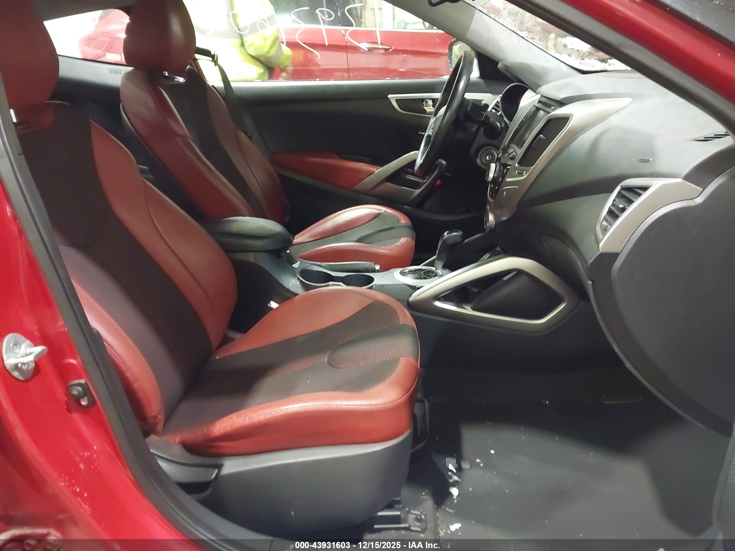 2012 Hyundai Veloster Base W/red/black Red vin: KMHTC6AD7CU035717