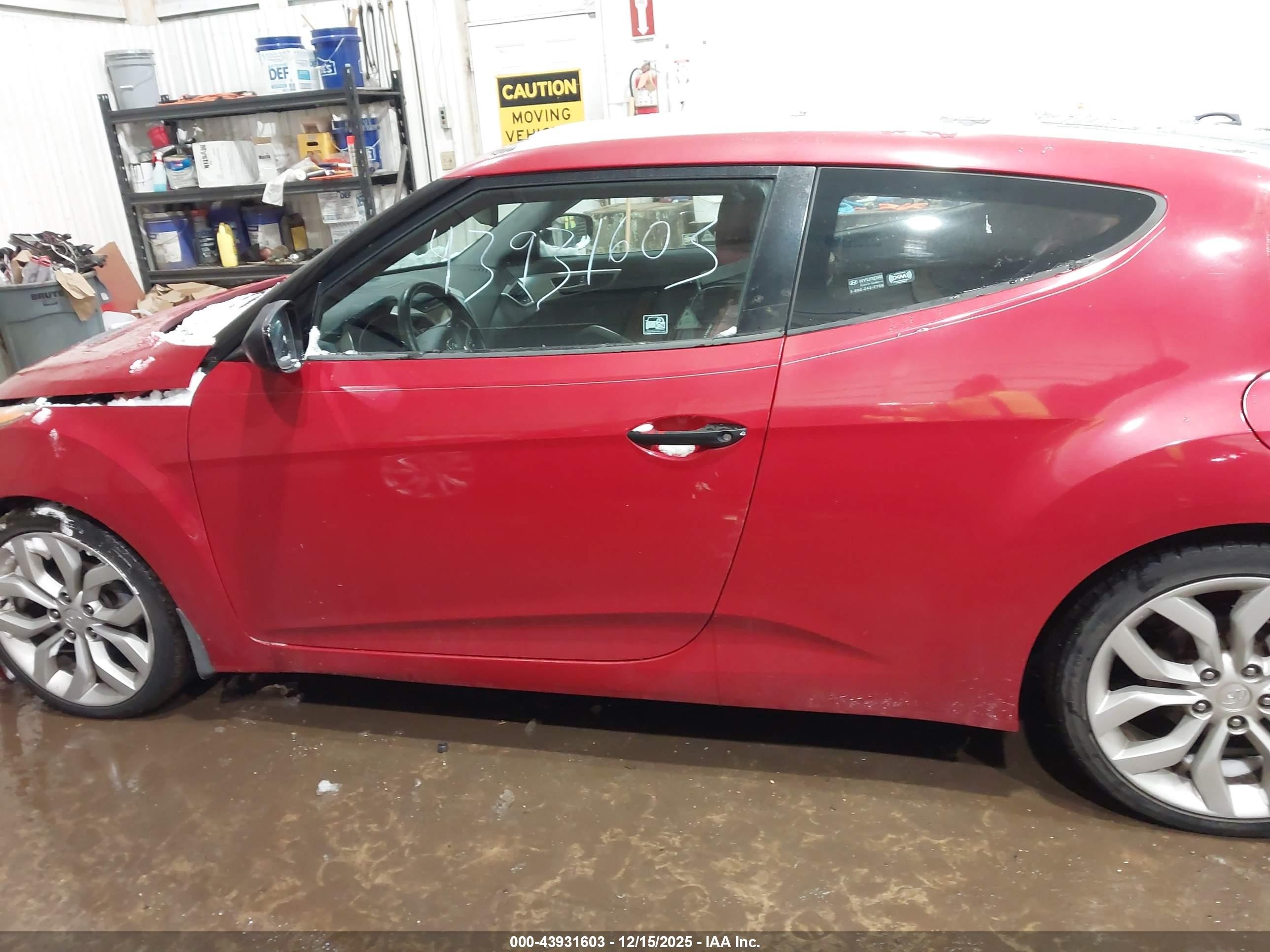 2012 Hyundai Veloster Base W/red/black Red vin: KMHTC6AD7CU035717