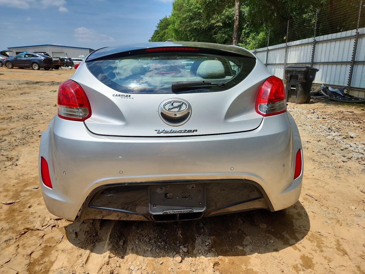 2012 Hyundai Veloster Base Серебряный vin: KMHTC6AD7CU058706
