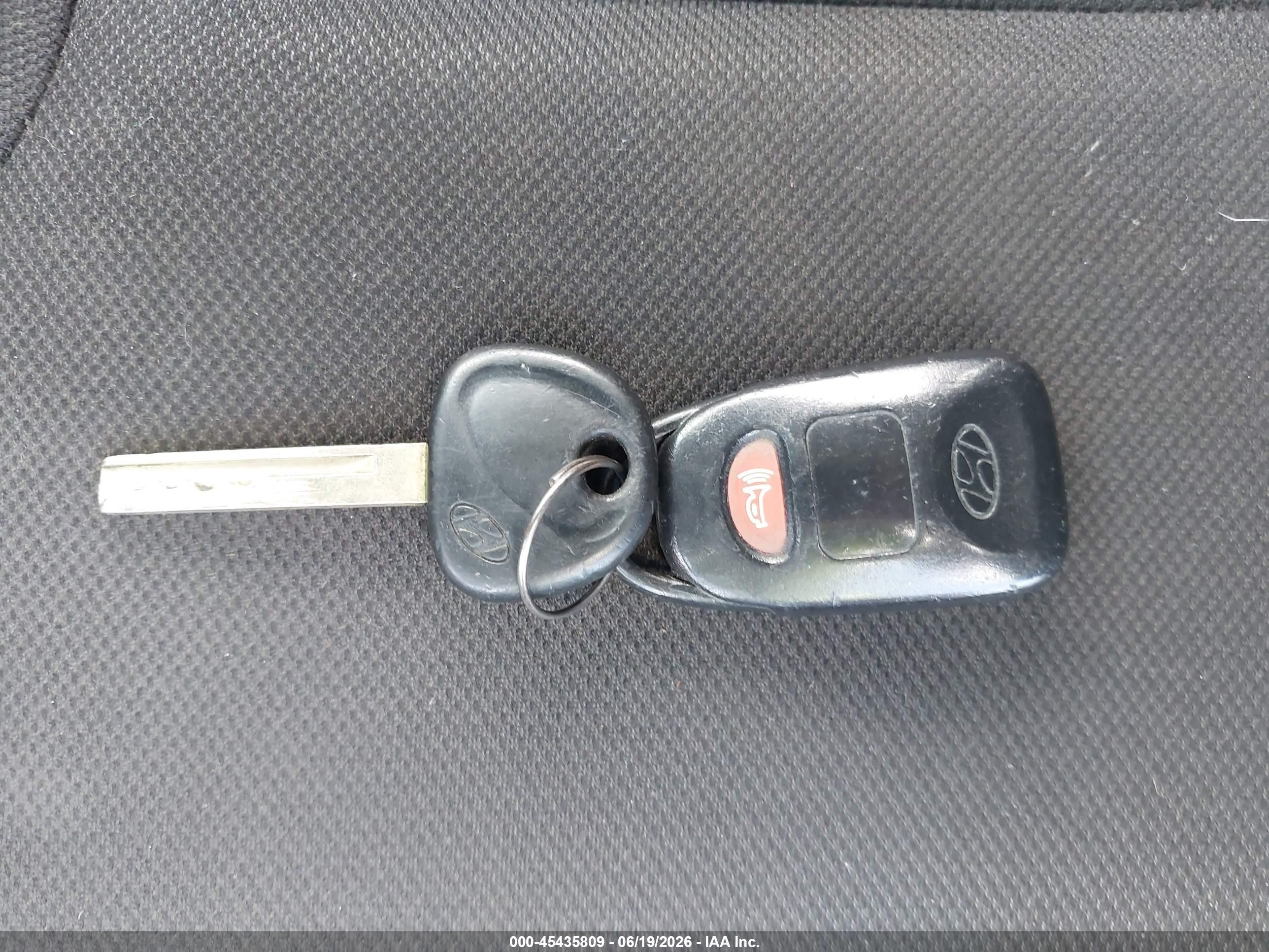 2012 Hyundai Veloster Base W/black Orange vin: KMHTC6AD7CU060083