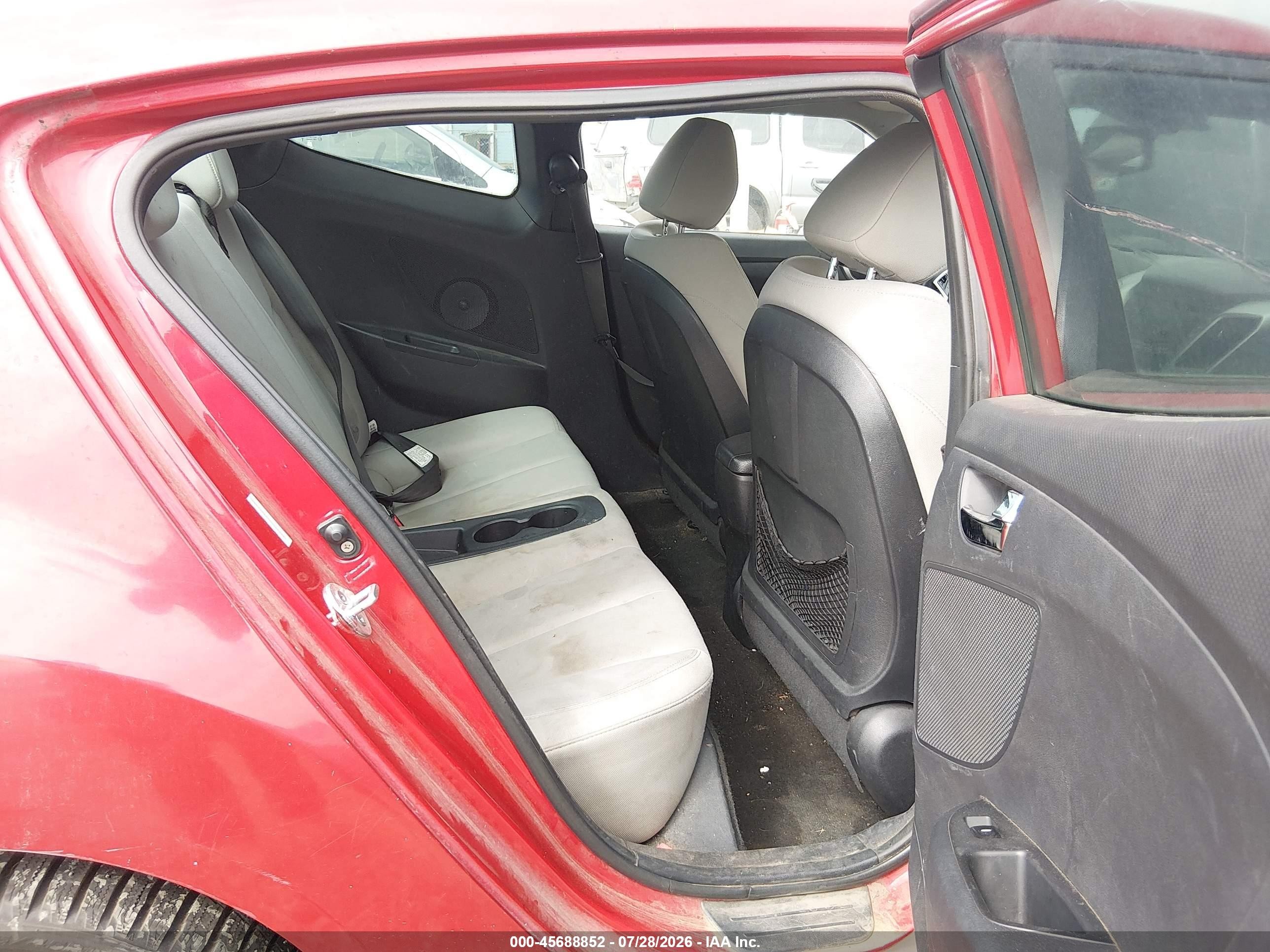 2012 Hyundai Veloster Base W/gray Red vin: KMHTC6AD7CU066238