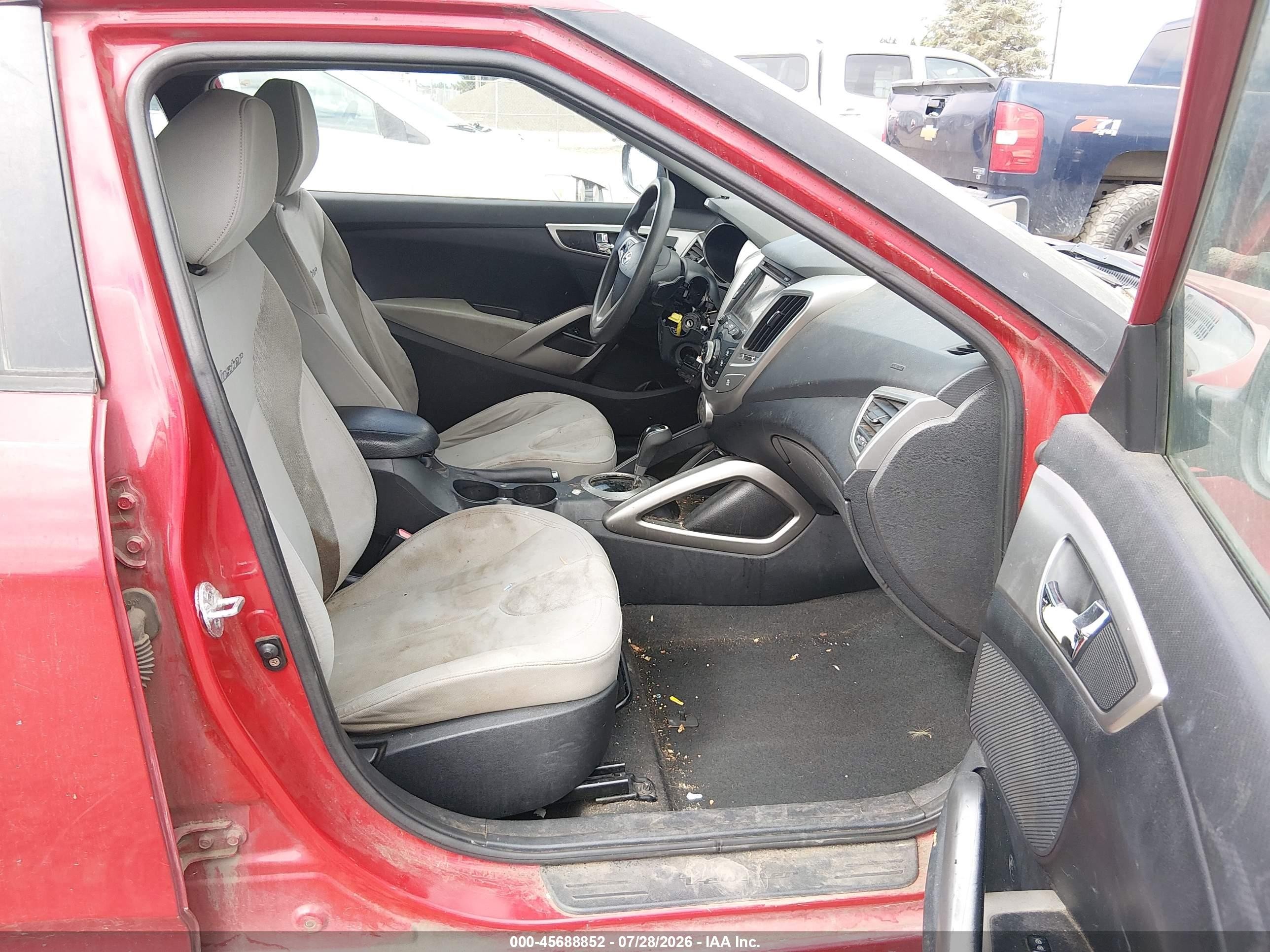 2012 Hyundai Veloster Base W/gray Red vin: KMHTC6AD7CU066238