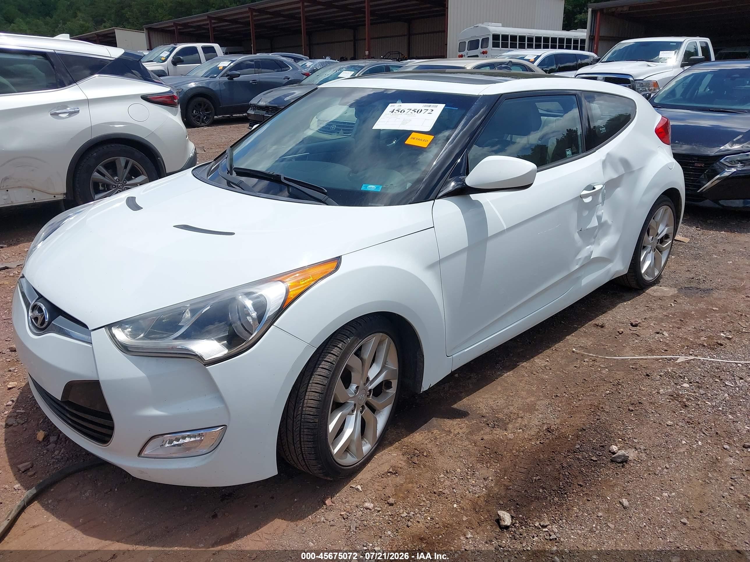 2012 Hyundai Veloster Base W/gray White vin: KMHTC6AD7CU069527