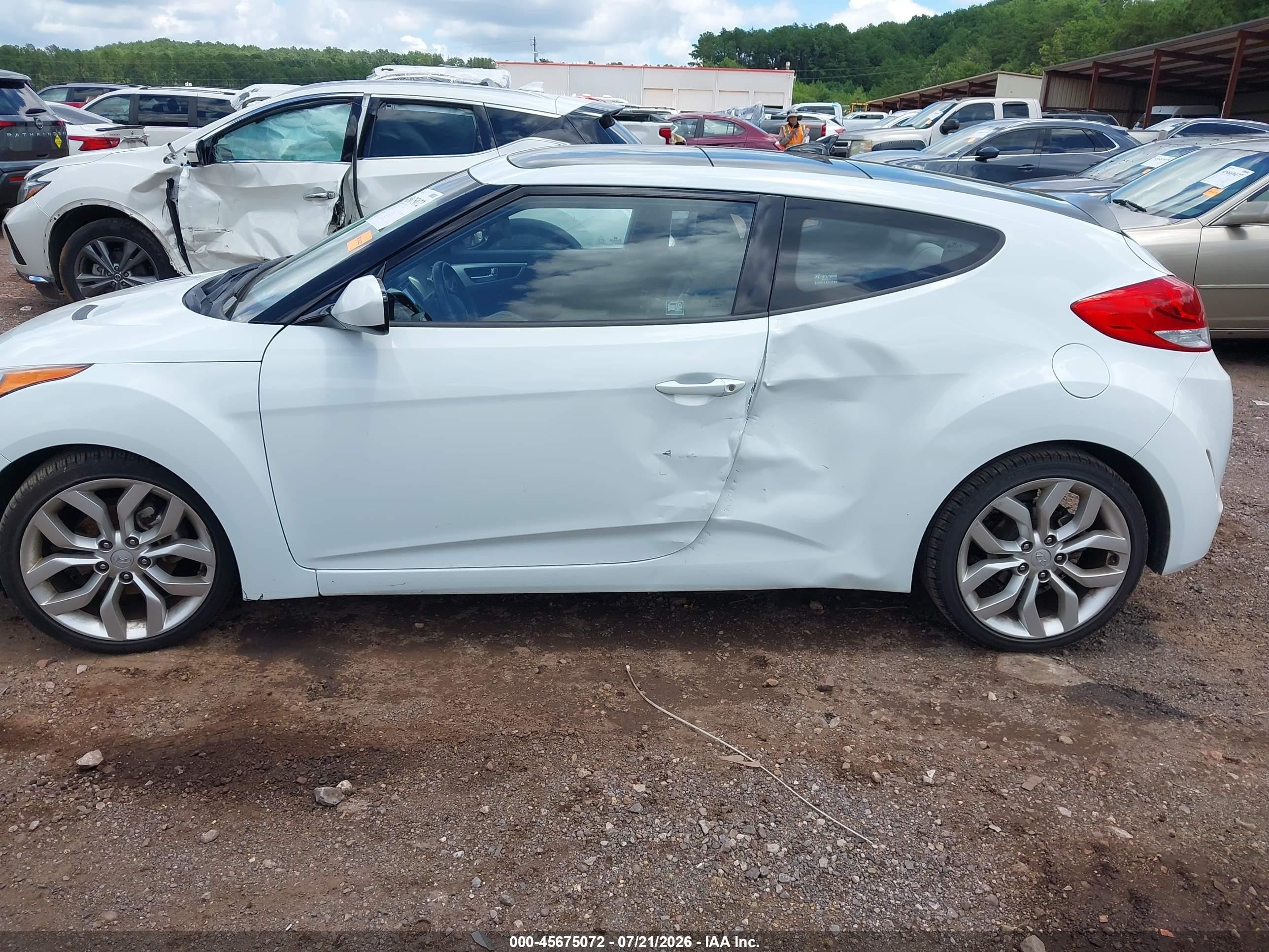 2012 Hyundai Veloster Base W/gray White vin: KMHTC6AD7CU069527
