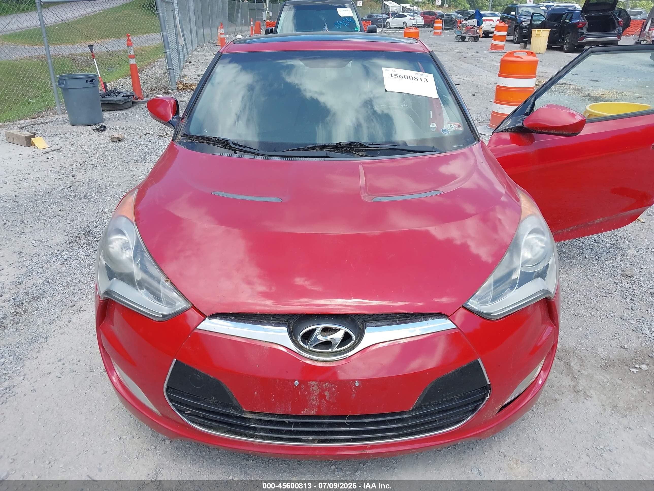 2012 Hyundai Veloster Base W/gray Red vin: KMHTC6AD7CU069673