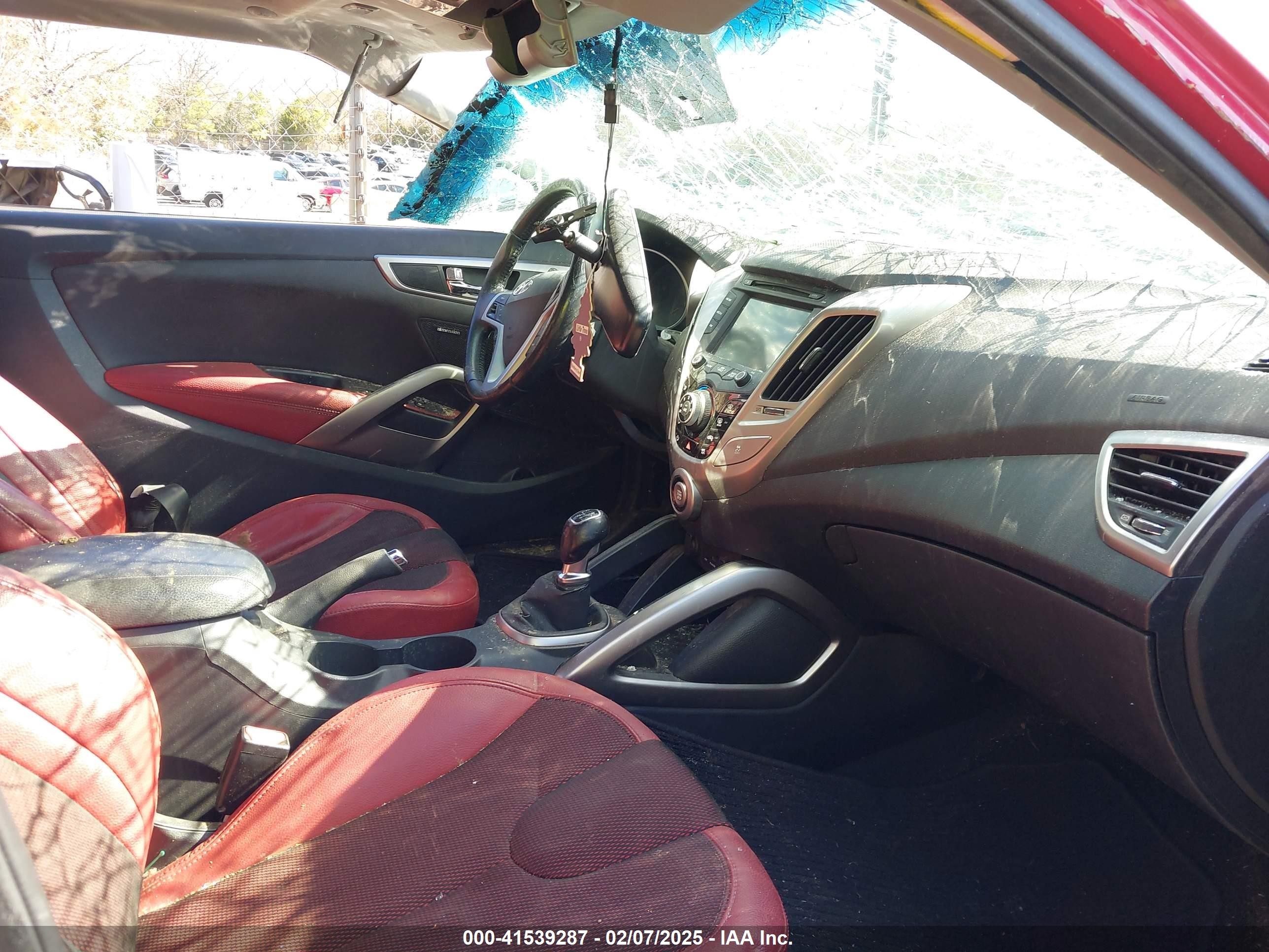 2012 Hyundai Veloster Base W/red/black Red vin: KMHTC6AD7CU081791