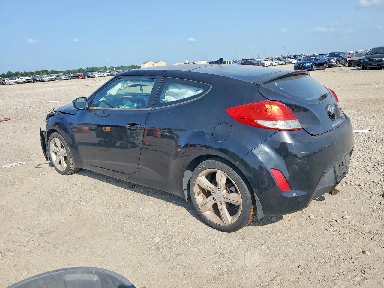2013 Hyundai Veloster Base Black vin: KMHTC6AD7DU086197