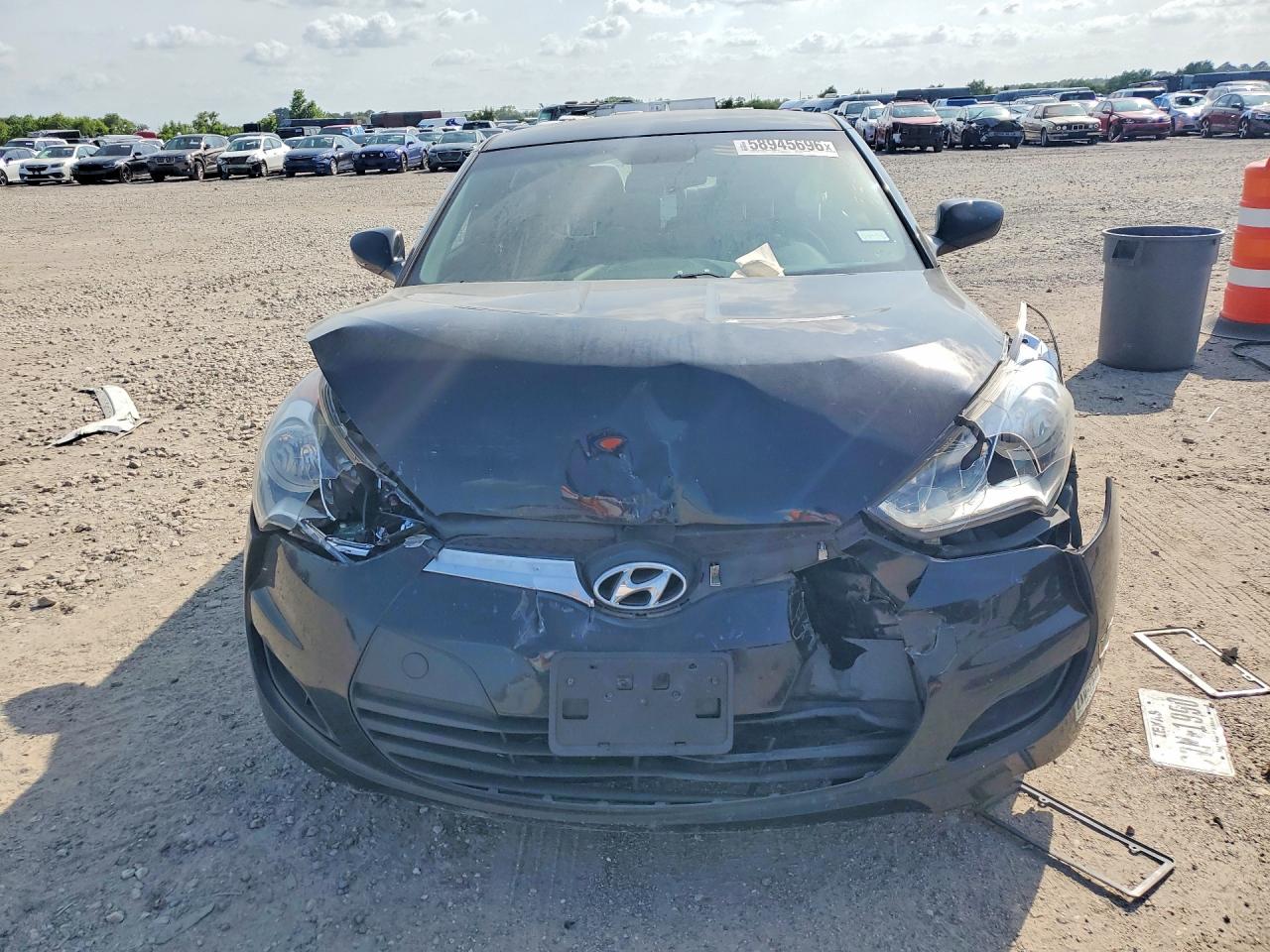 2013 Hyundai Veloster Base Black vin: KMHTC6AD7DU086197