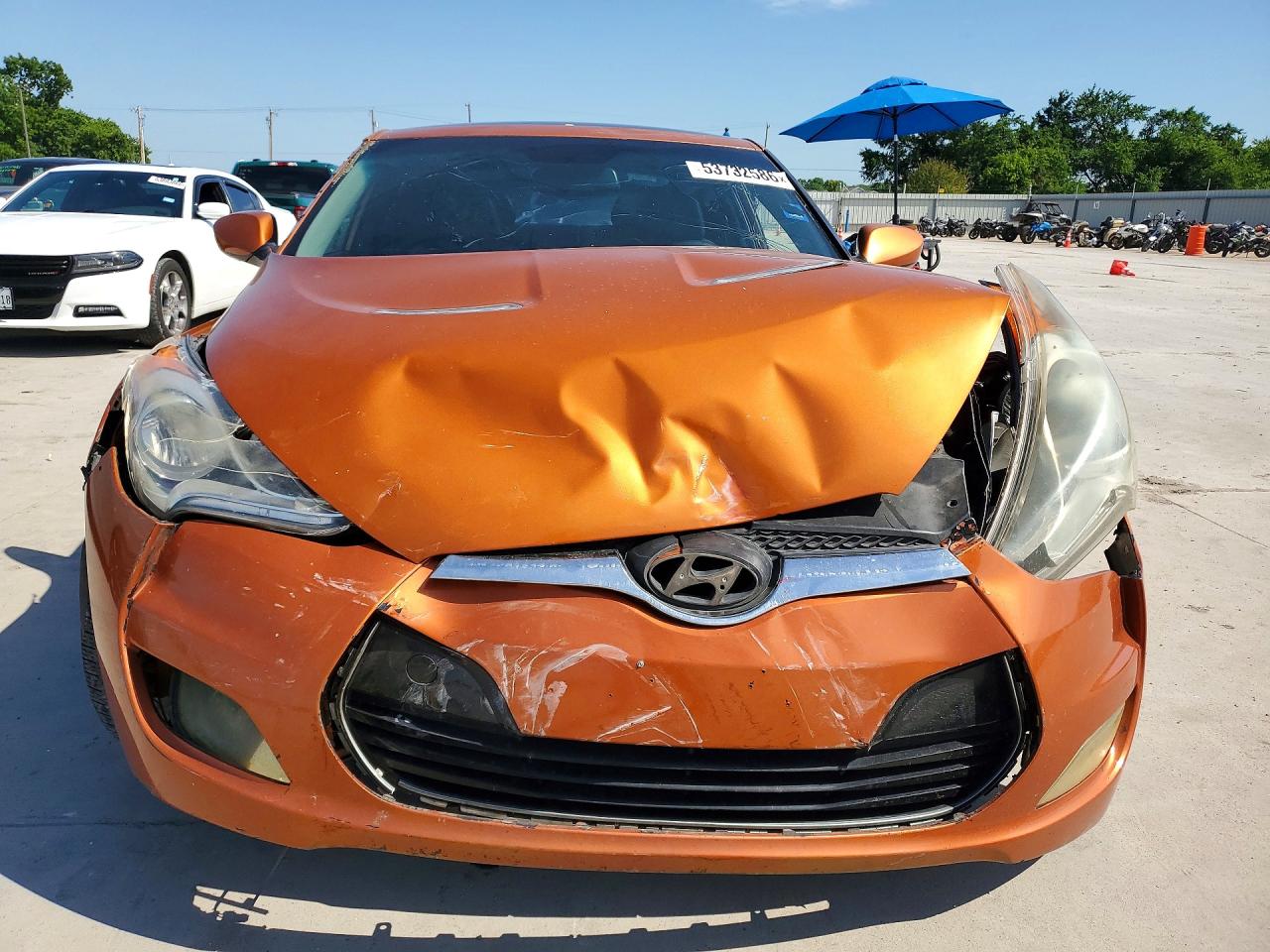 2013 Hyundai Veloster Base Orange vin: KMHTC6AD7DU086958