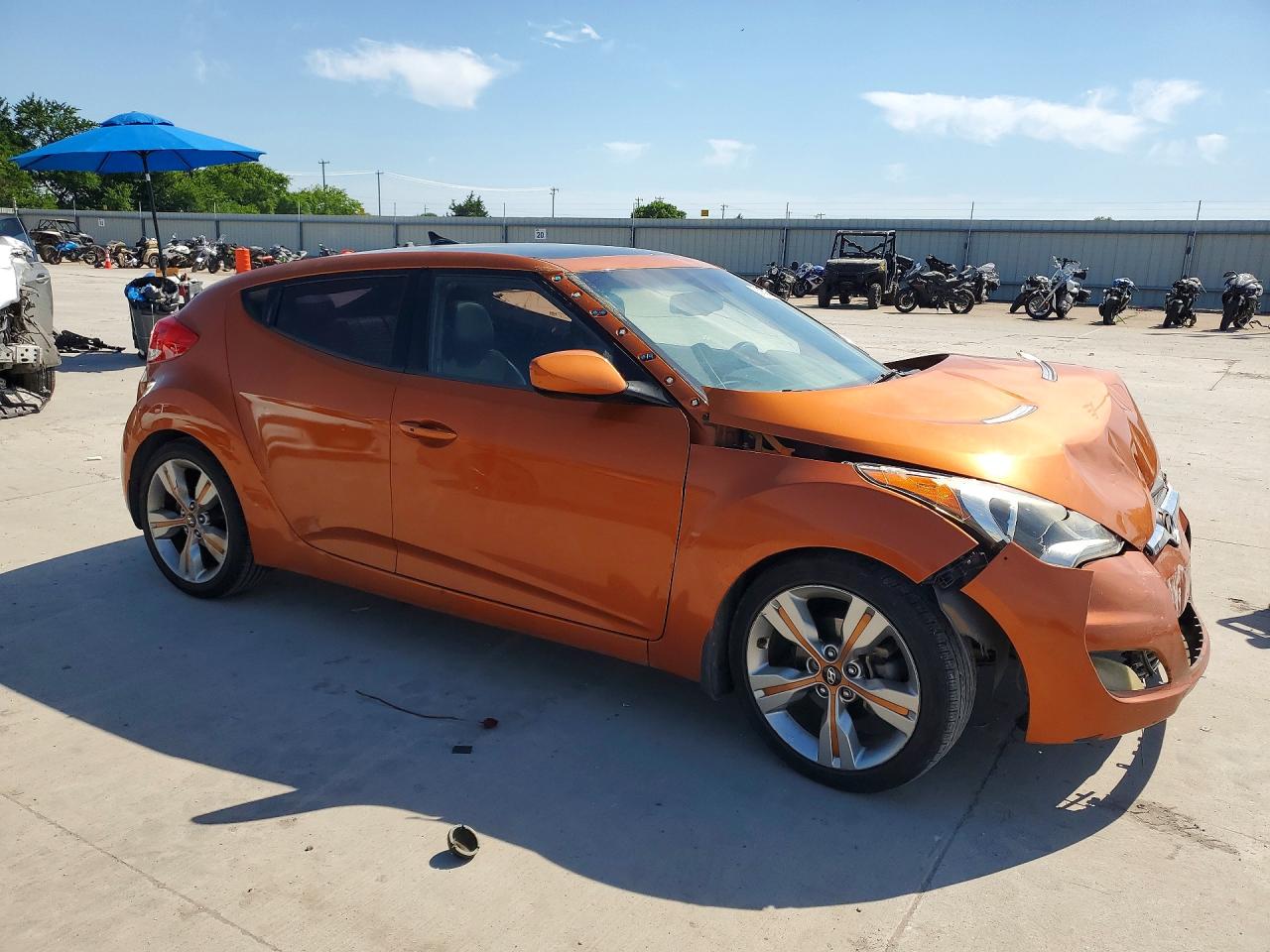 2013 Hyundai Veloster Base Orange vin: KMHTC6AD7DU086958