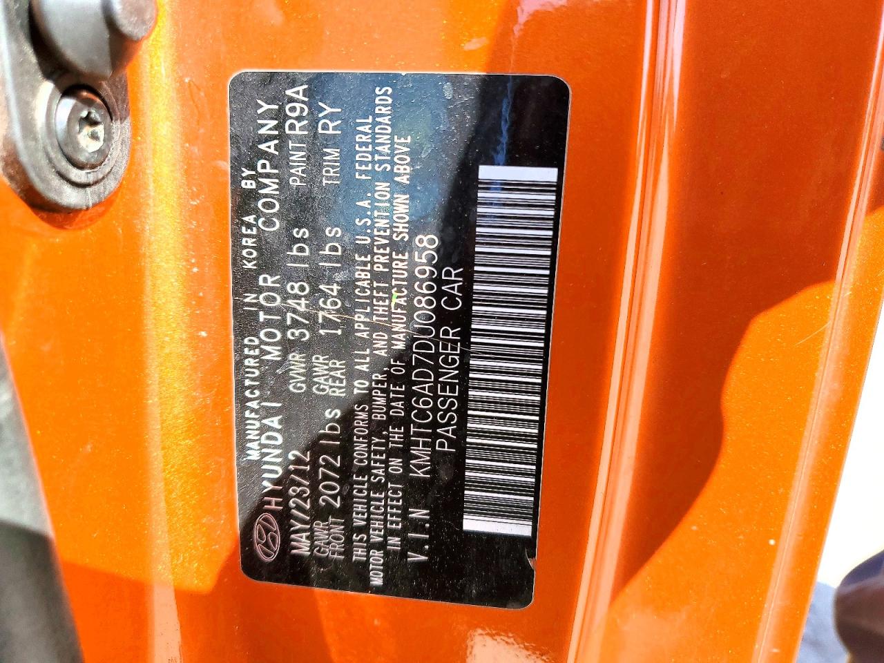2013 Hyundai Veloster Base Orange vin: KMHTC6AD7DU086958