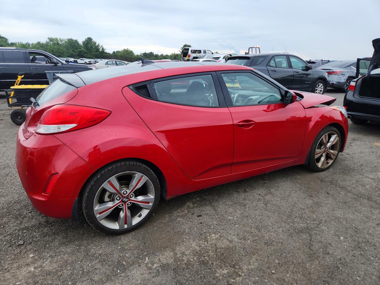 2013 Hyundai Veloster Base Red vin: KMHTC6AD7DU093991