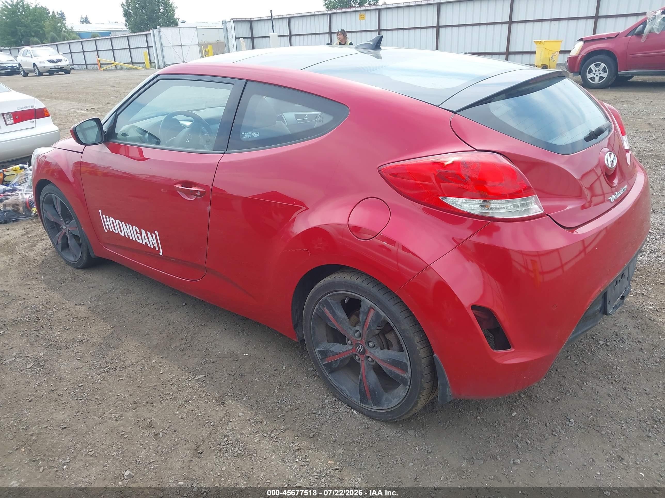 2013 Hyundai Veloster Base W/gray Red vin: KMHTC6AD7DU103077